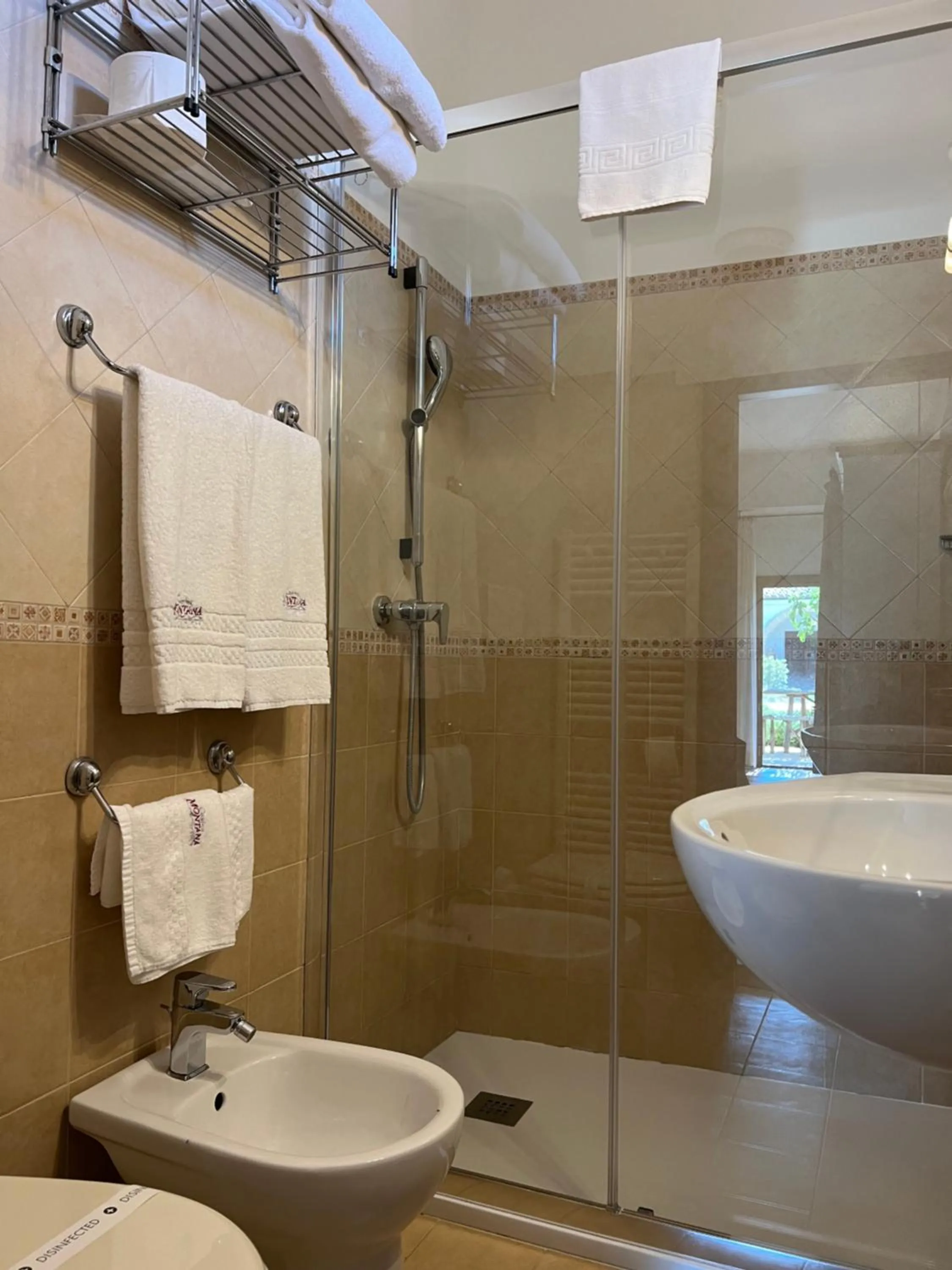 Bathroom in Masseria Casina Montana