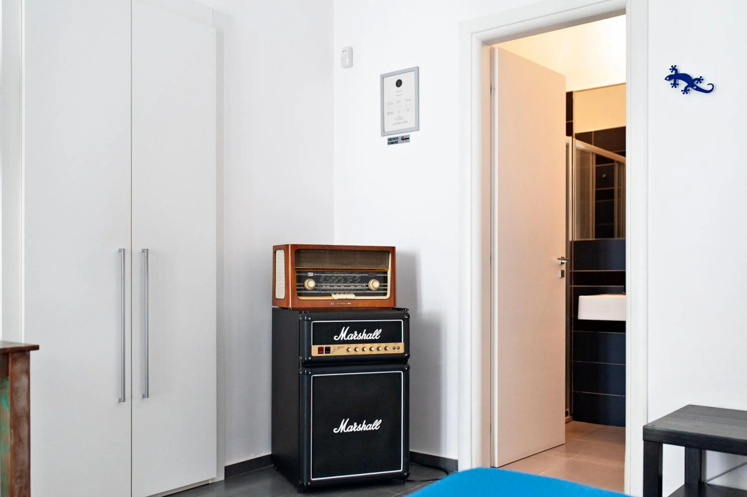 minibar in Bed & Blues