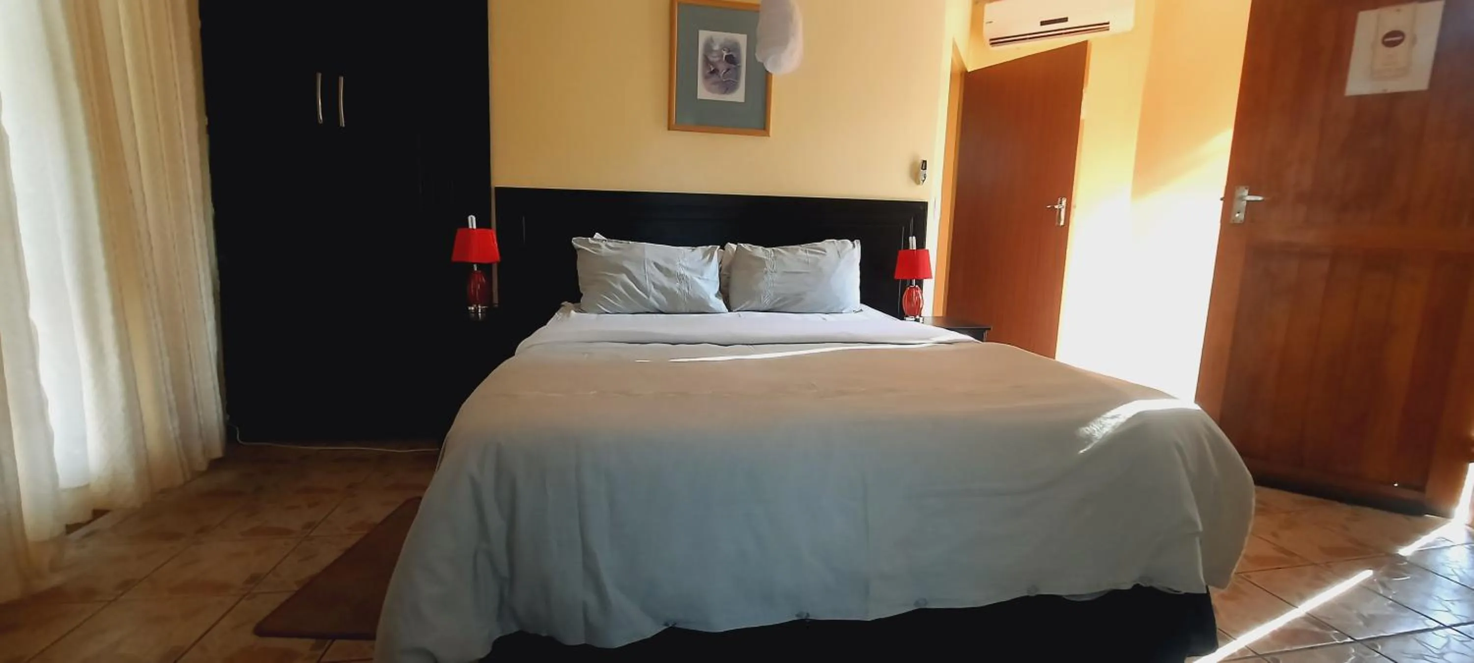 Bed in Copacopa Lodge and Conference Centre