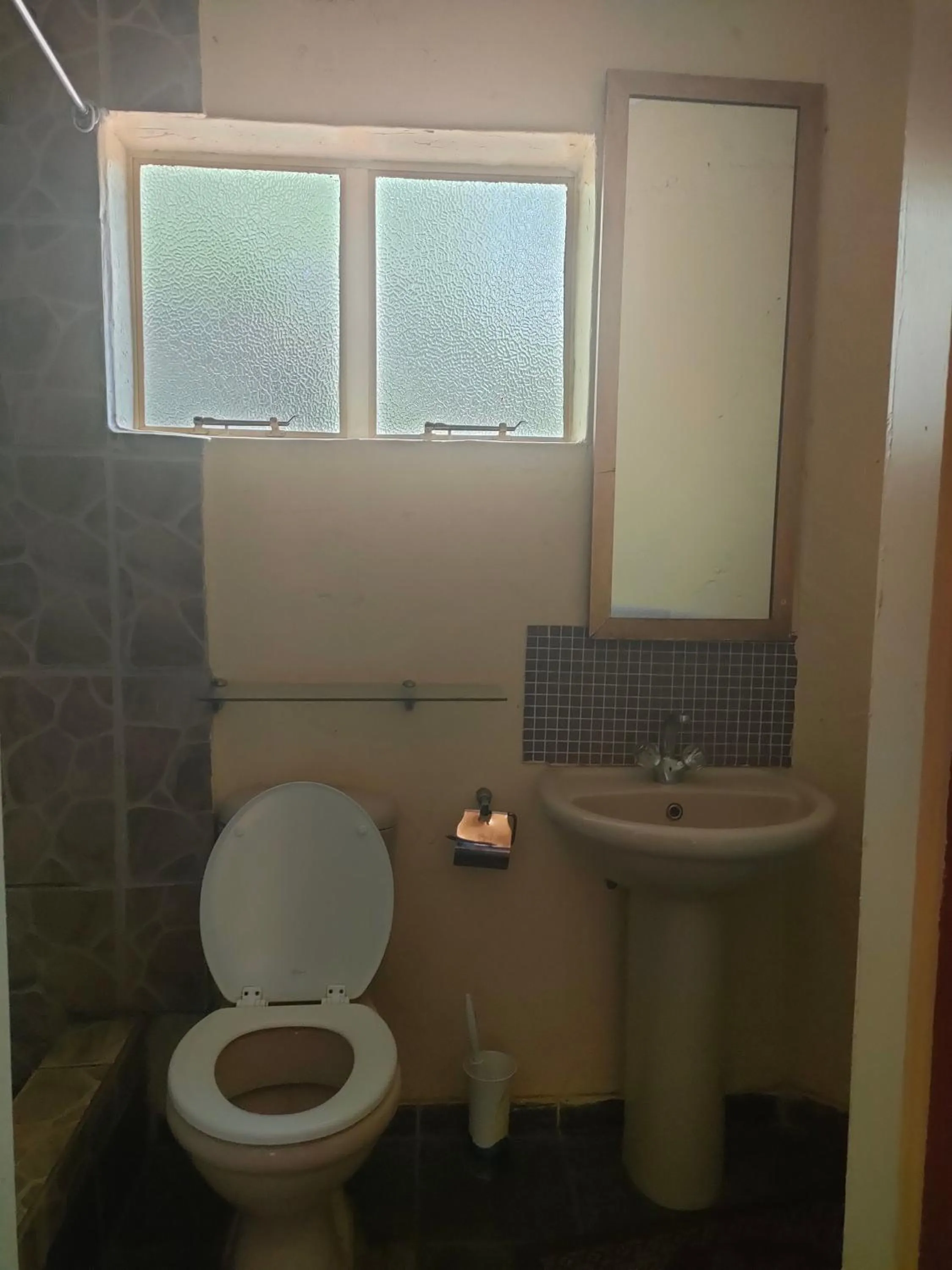Toilet in Copacopa Lodge and Conference Centre