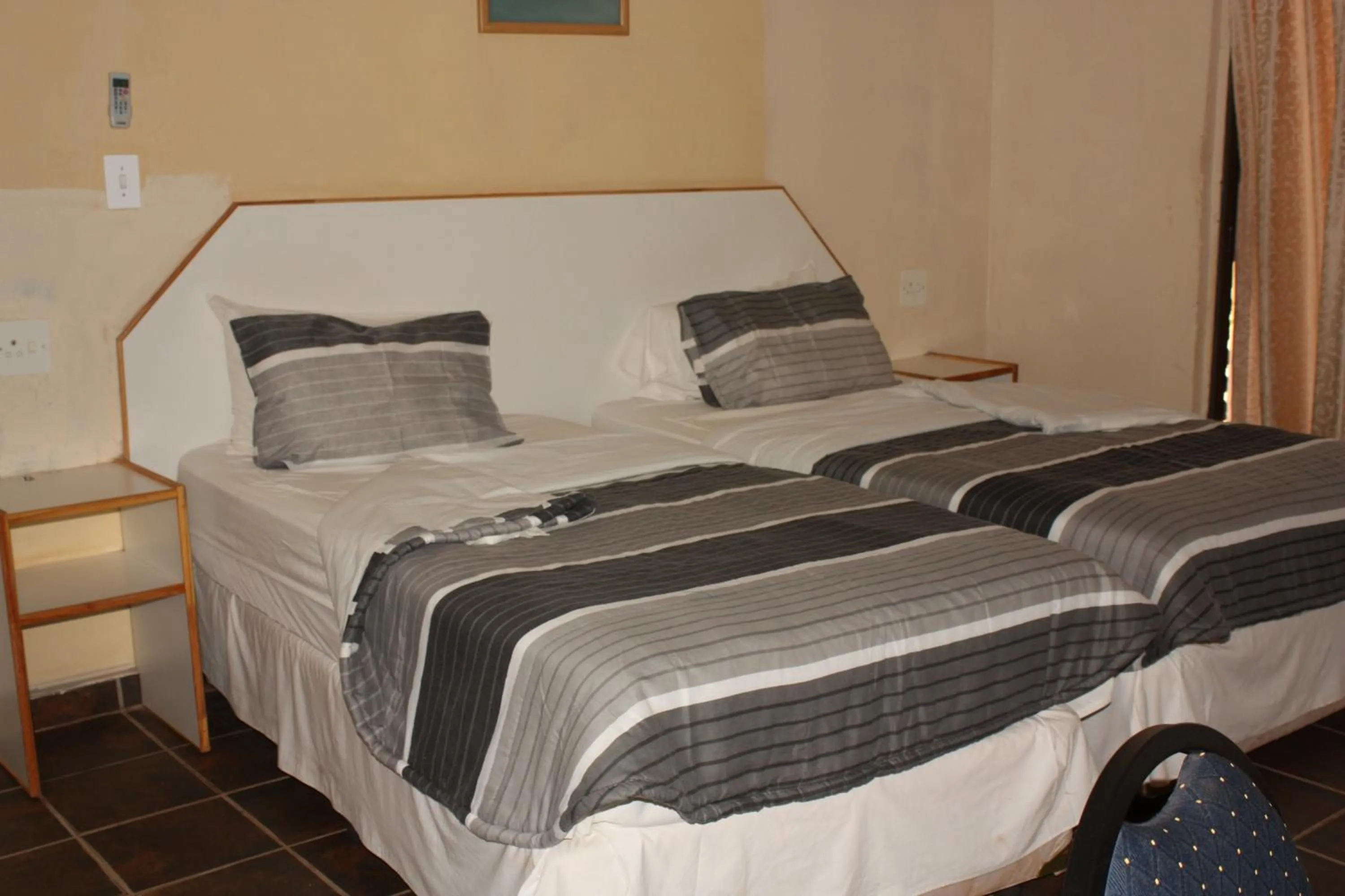 Bed in Copacopa Lodge and Conference Centre