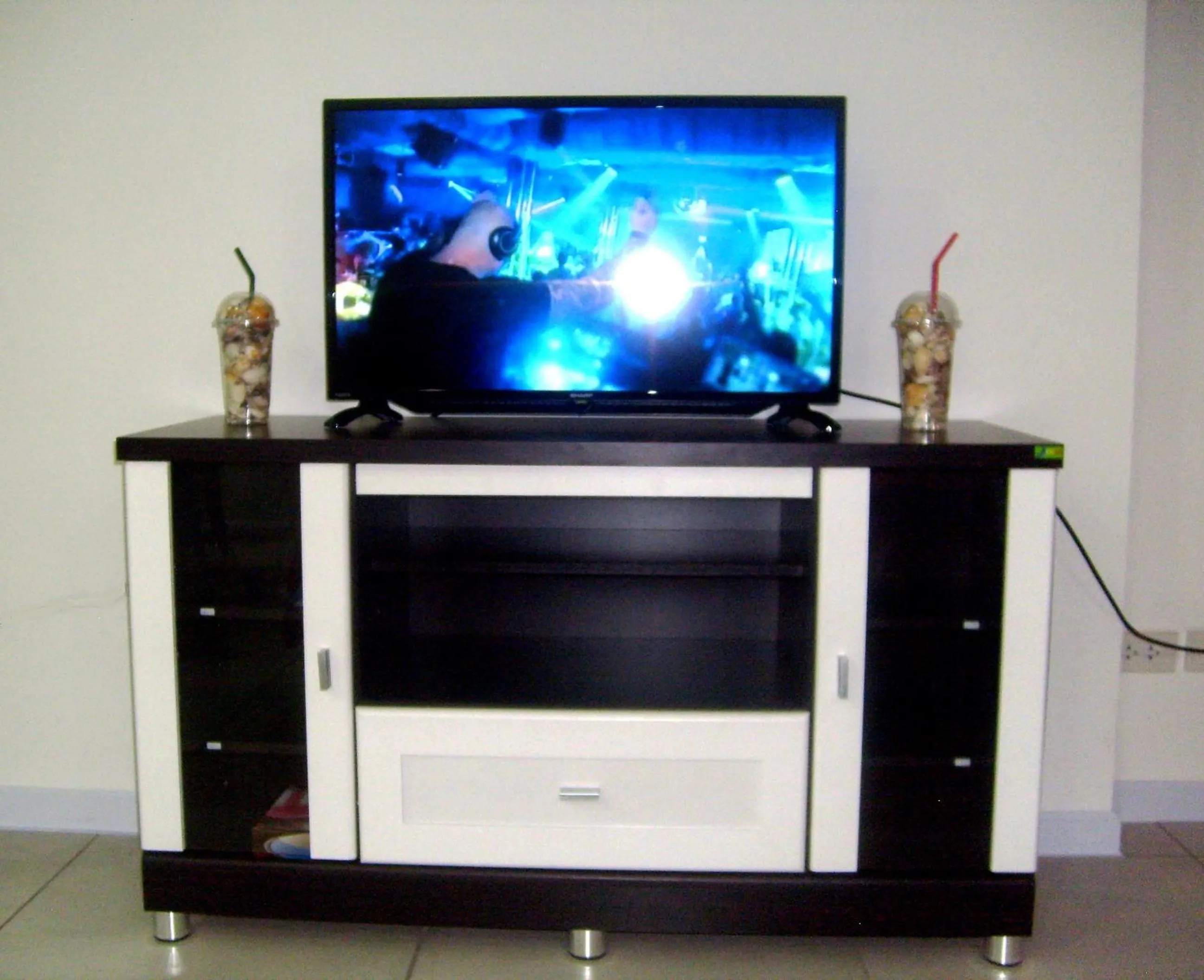 TV and multimedia in Tropical Garden Studio