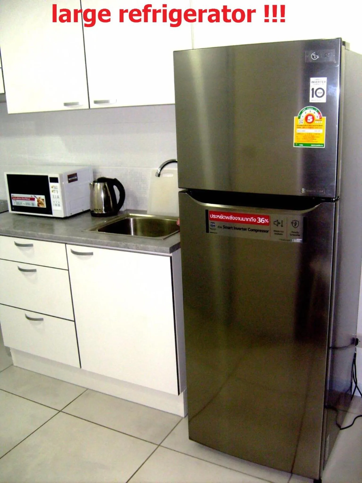 Kitchen or kitchenette in Tropical Garden Studio