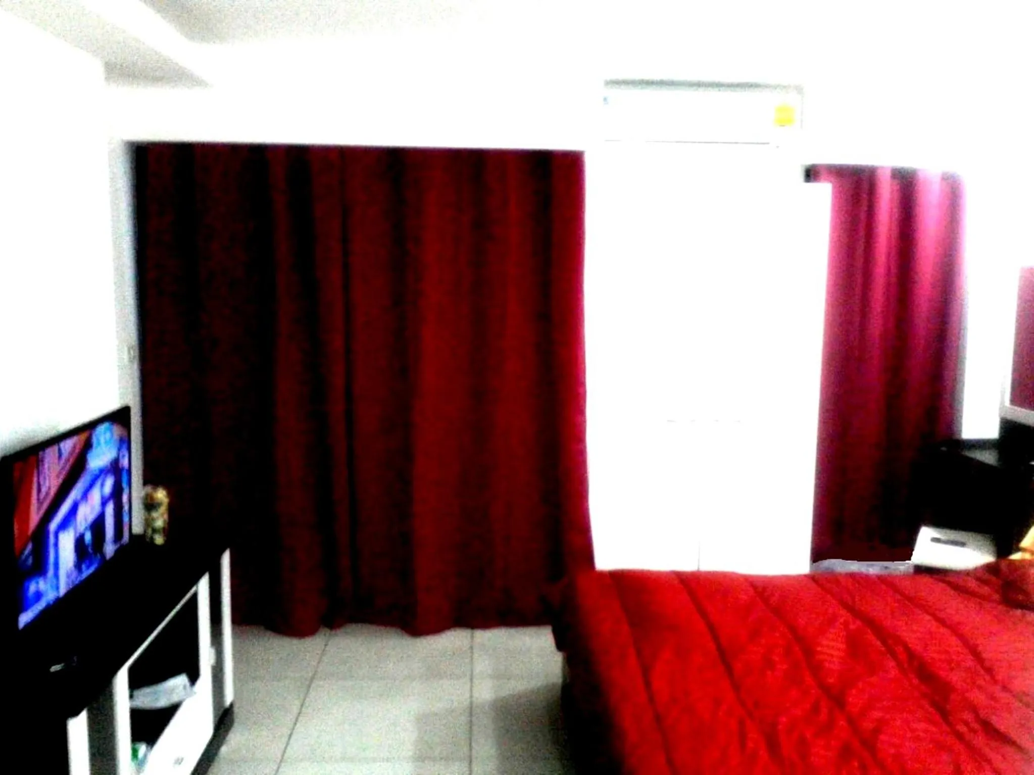 Bedroom, Bed in Tropical Garden Studio