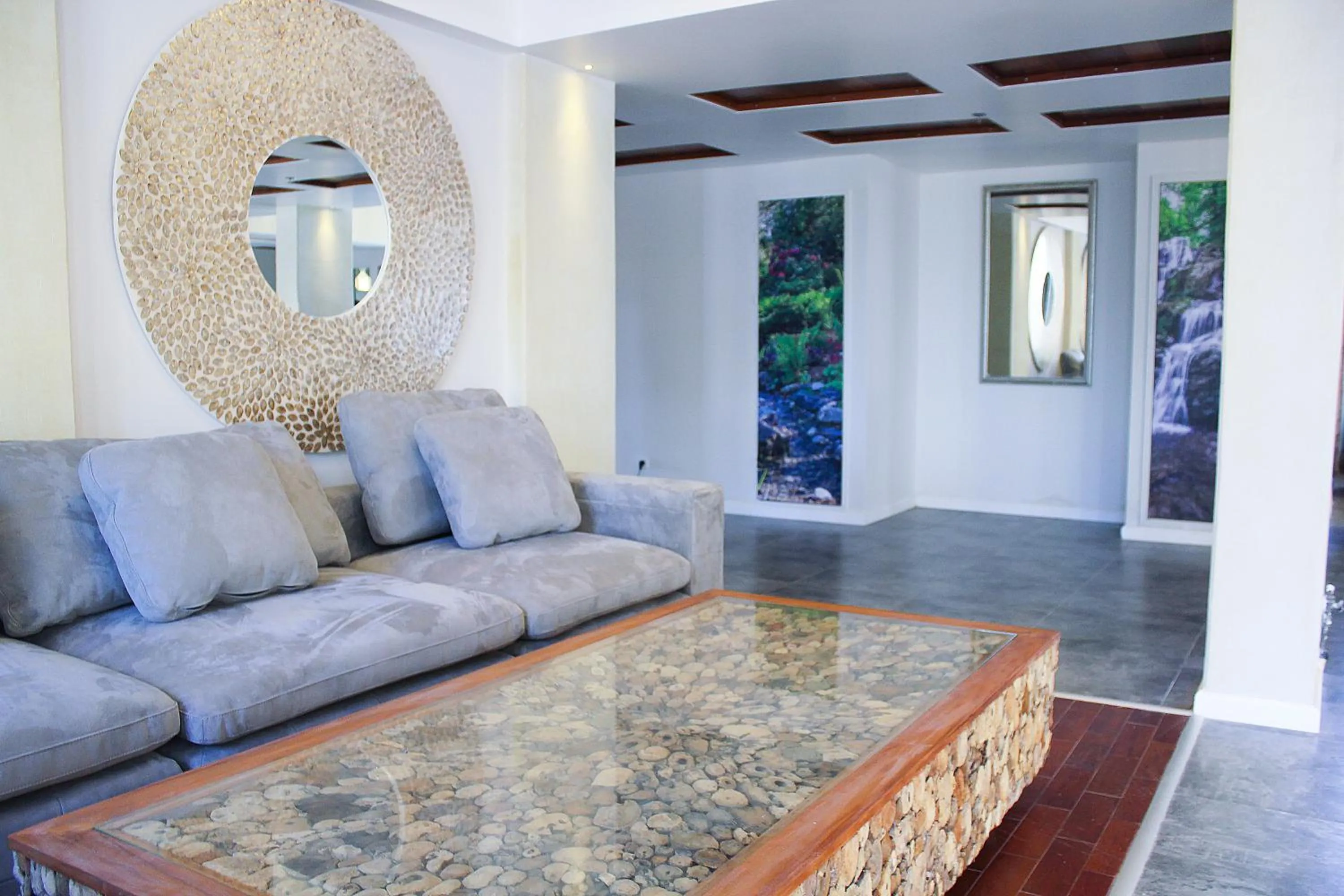 Living room in Yarden Estate Hotel