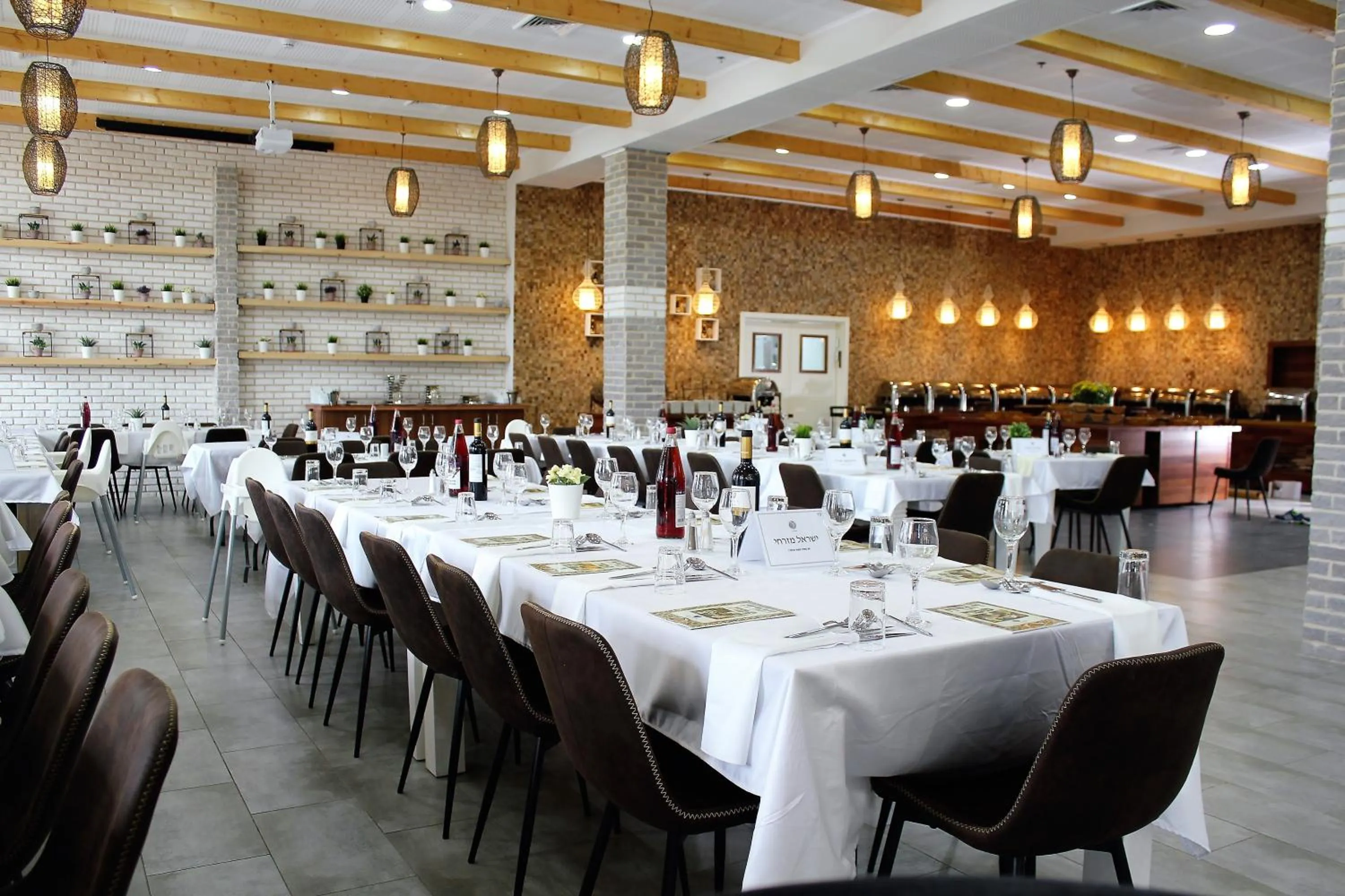 Restaurant/places to eat in Yarden Estate Hotel