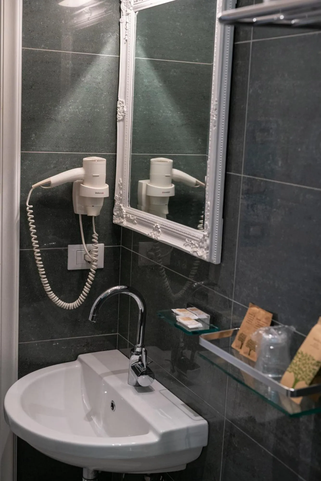 Teresa Rooms & Suites