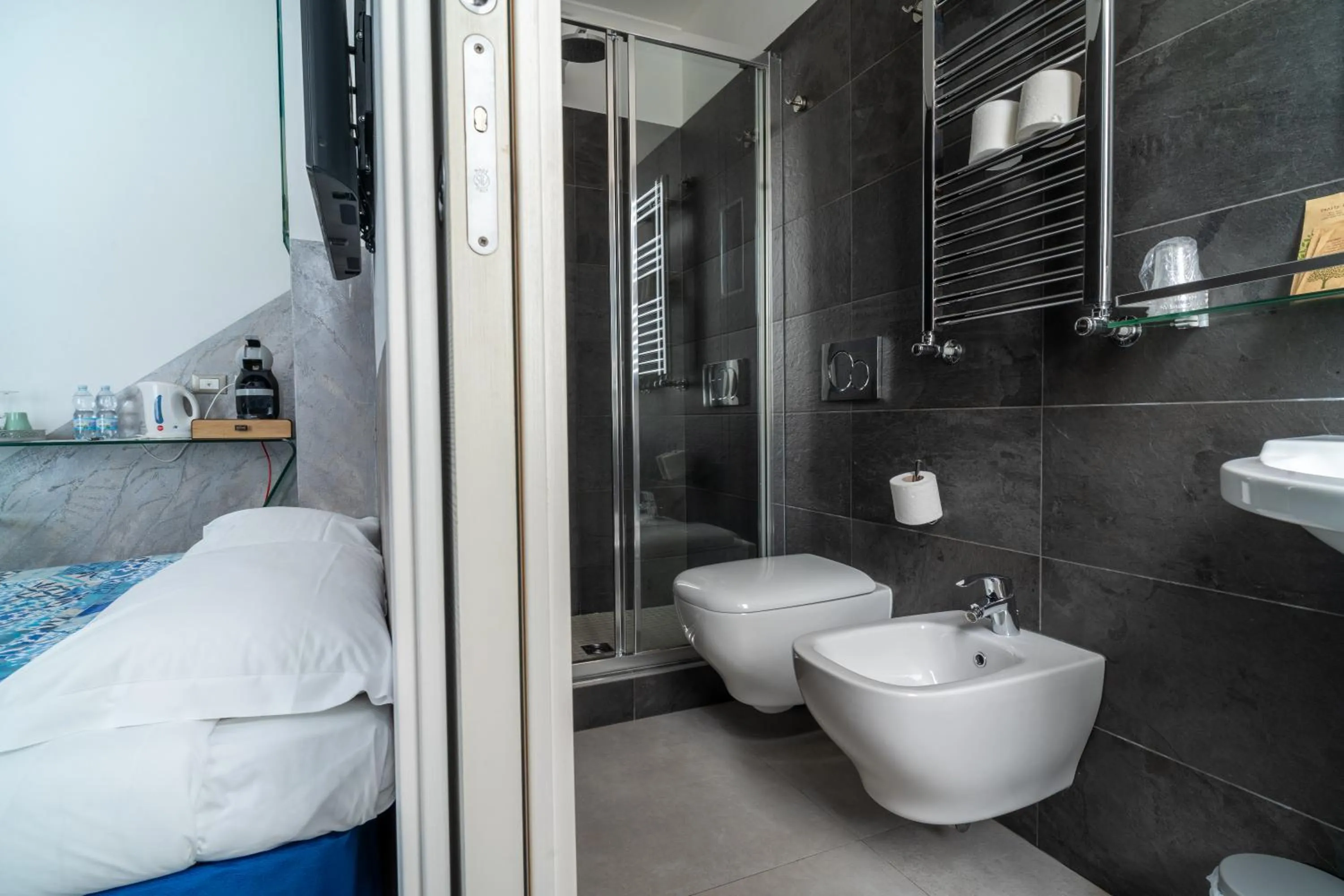 Teresa Rooms & Suites