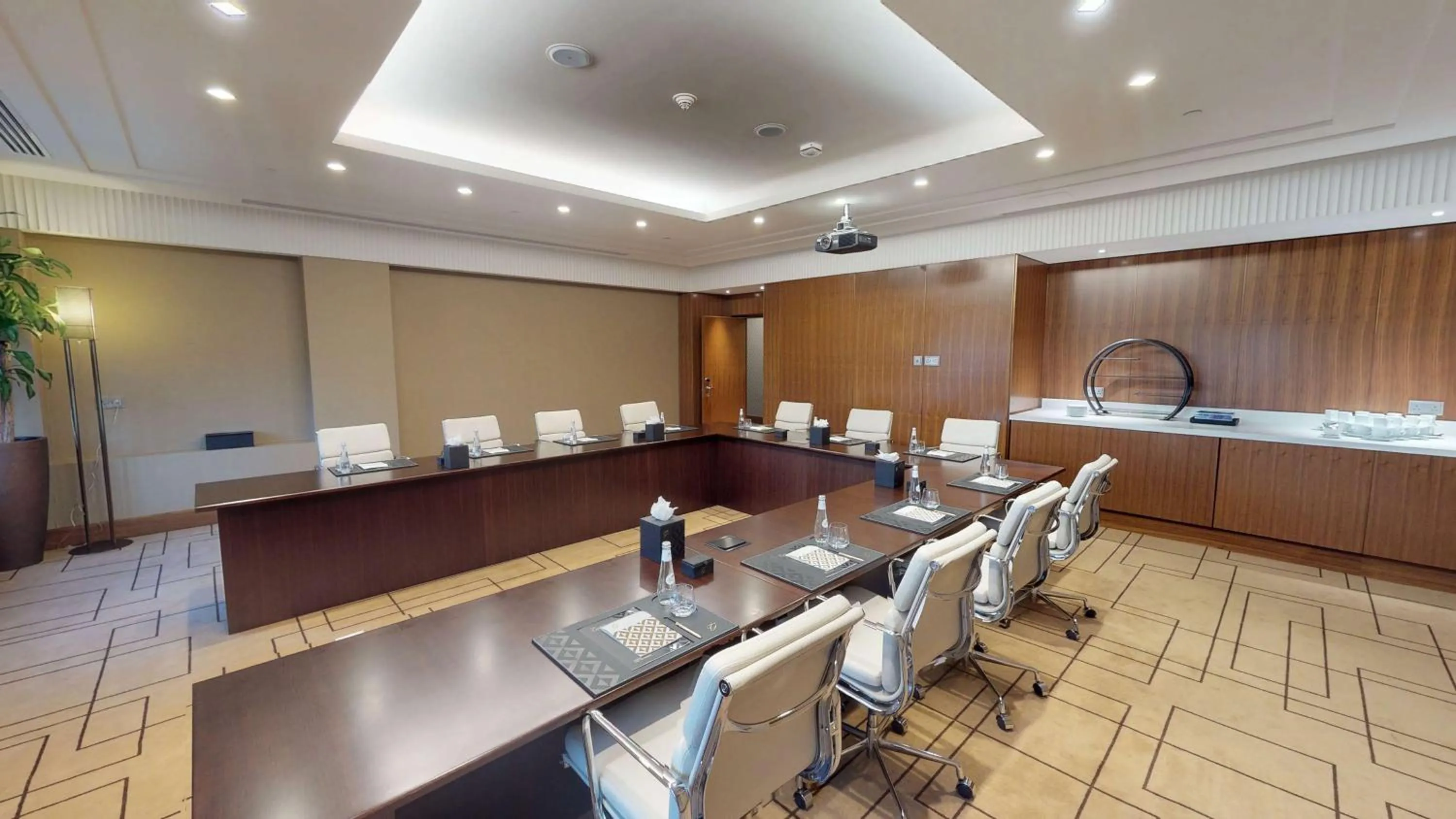 Meeting/conference room in The Hotel Galleria Jeddah, Curio Collection by Hilton