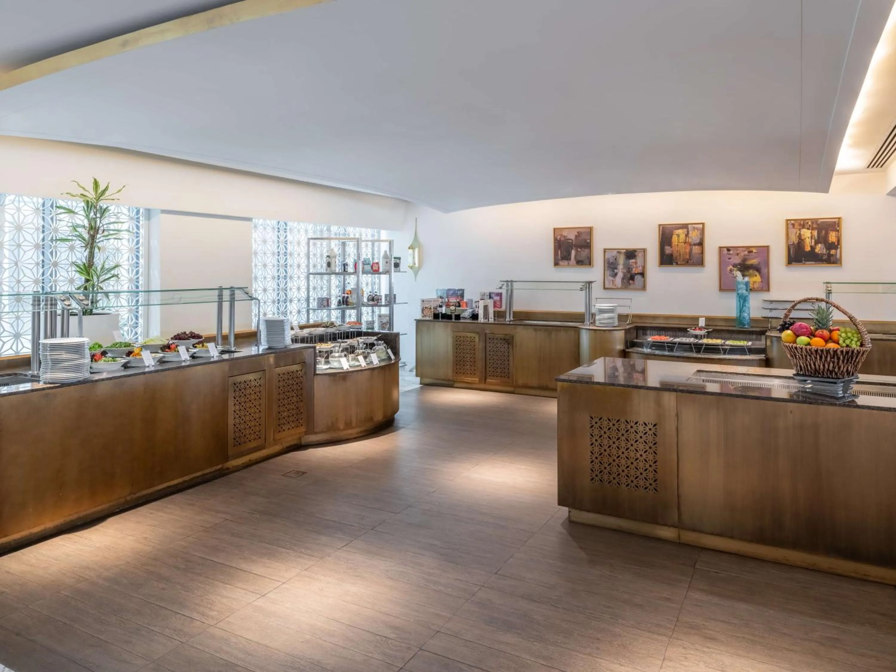 Restaurant/places to eat in The Hotel Galleria Jeddah, Curio Collection by Hilton