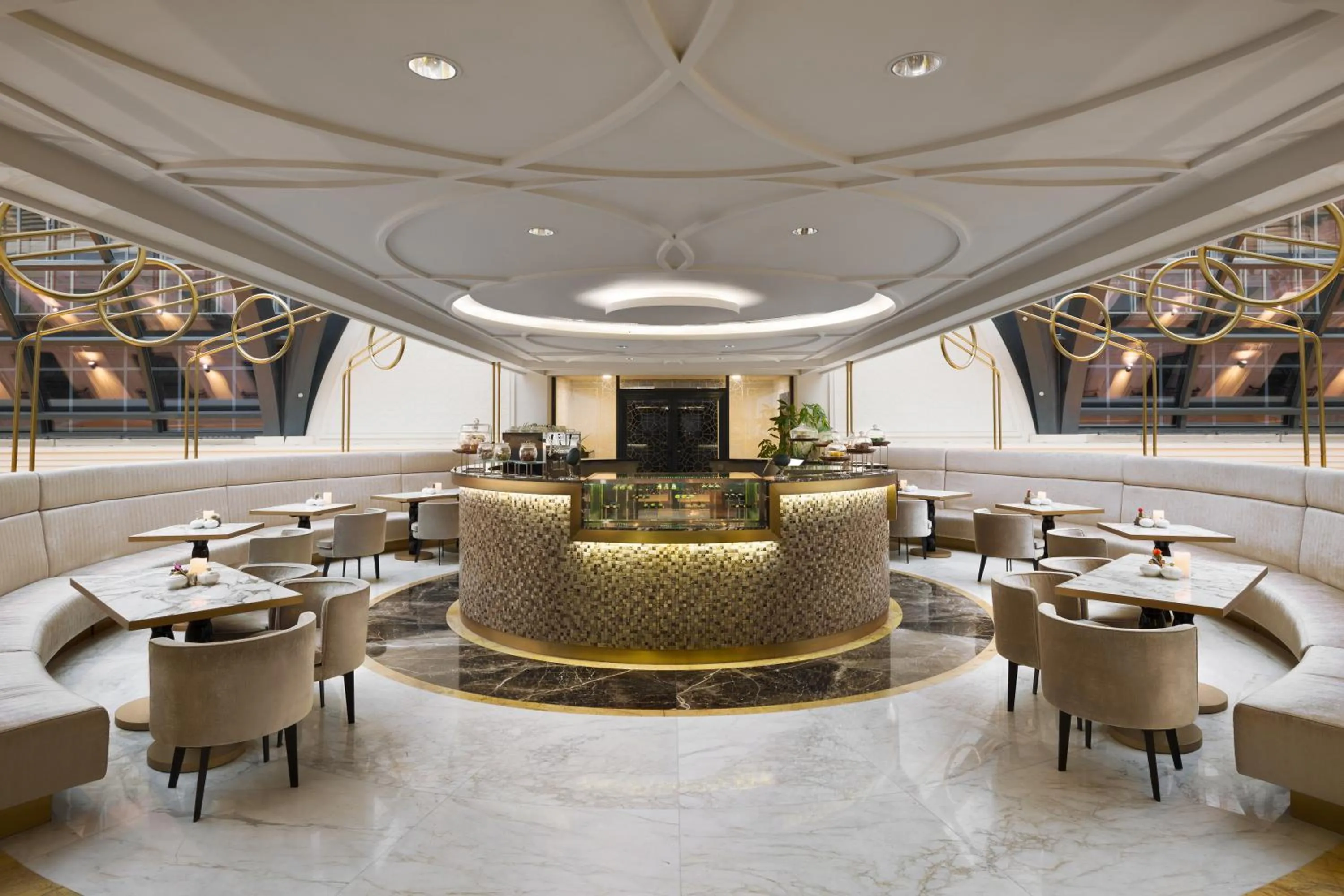 Lounge or bar in The Hotel Galleria Jeddah, Curio Collection by Hilton