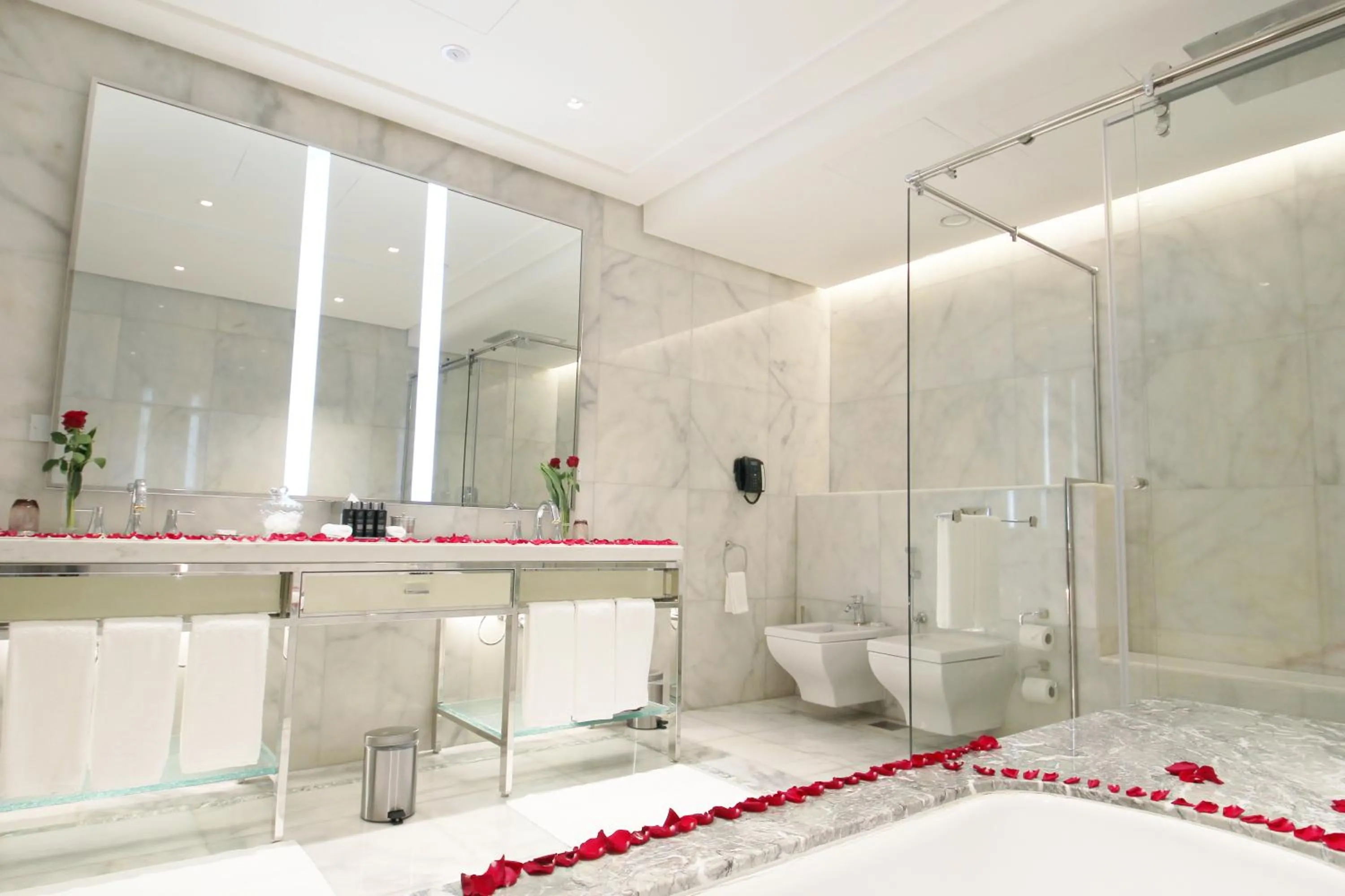 Bathroom in The Hotel Galleria Jeddah, Curio Collection by Hilton