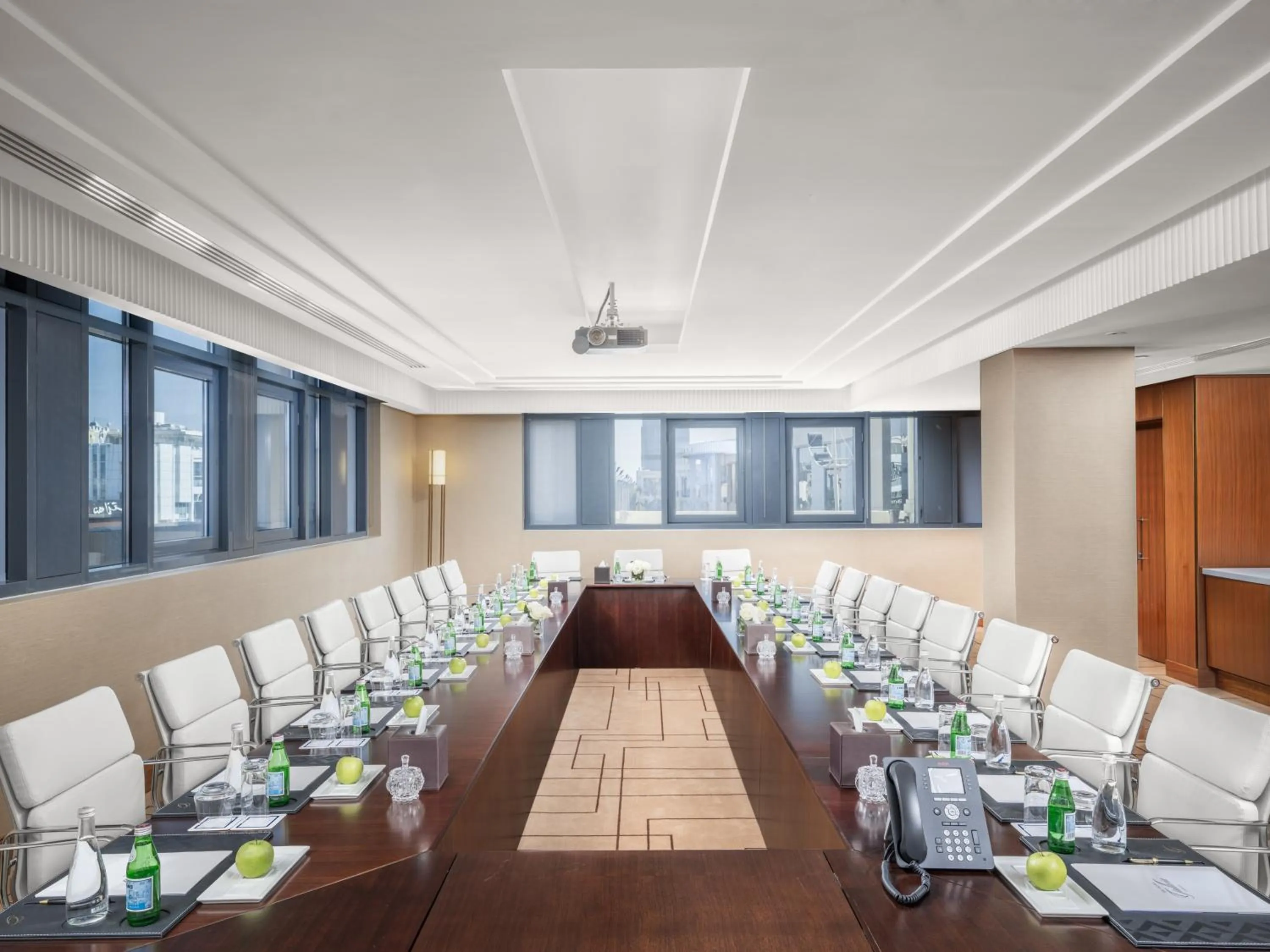Meeting/conference room in The Hotel Galleria Jeddah, Curio Collection by Hilton