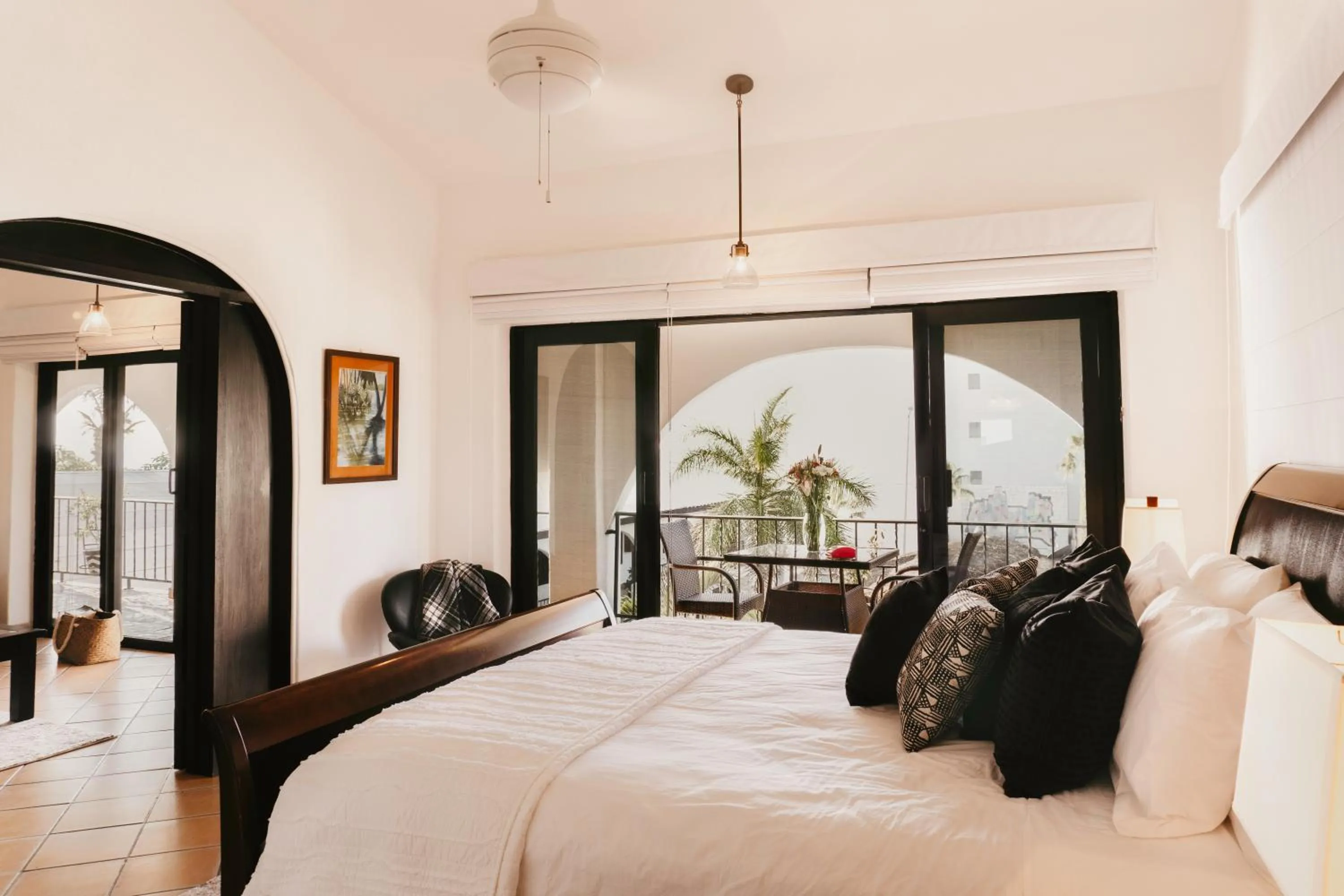 Photo of the whole room, Bed in La Marina Inn