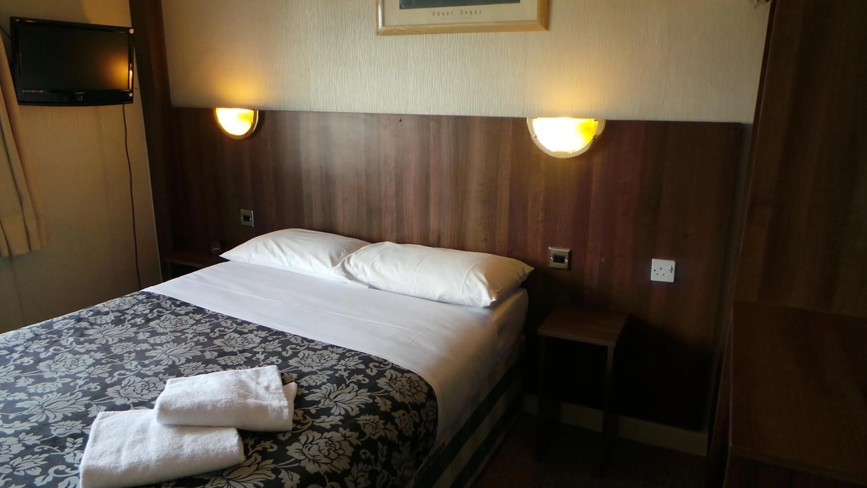 Bed in South Fork Guest House