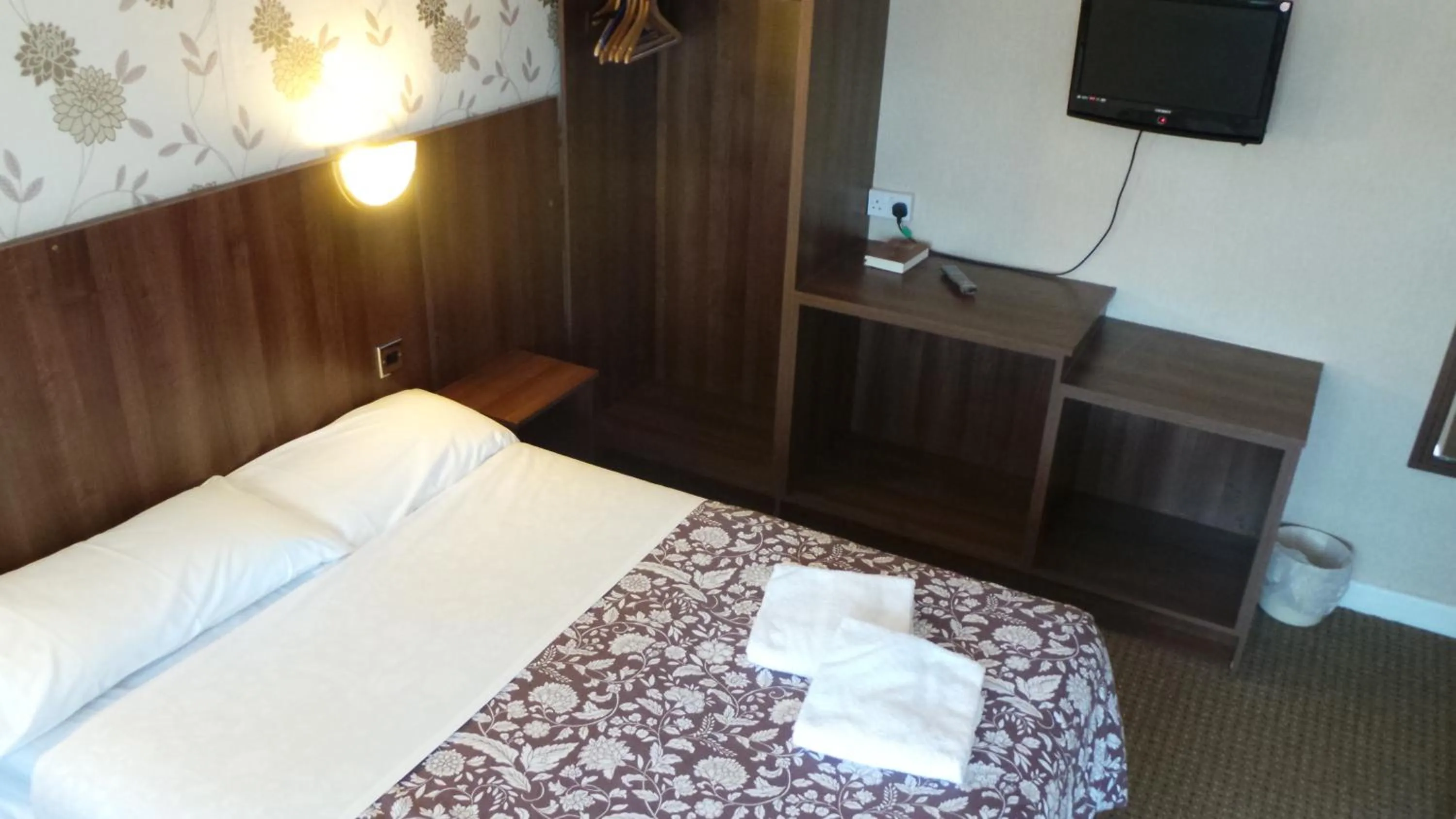 Bed in South Fork Guest House