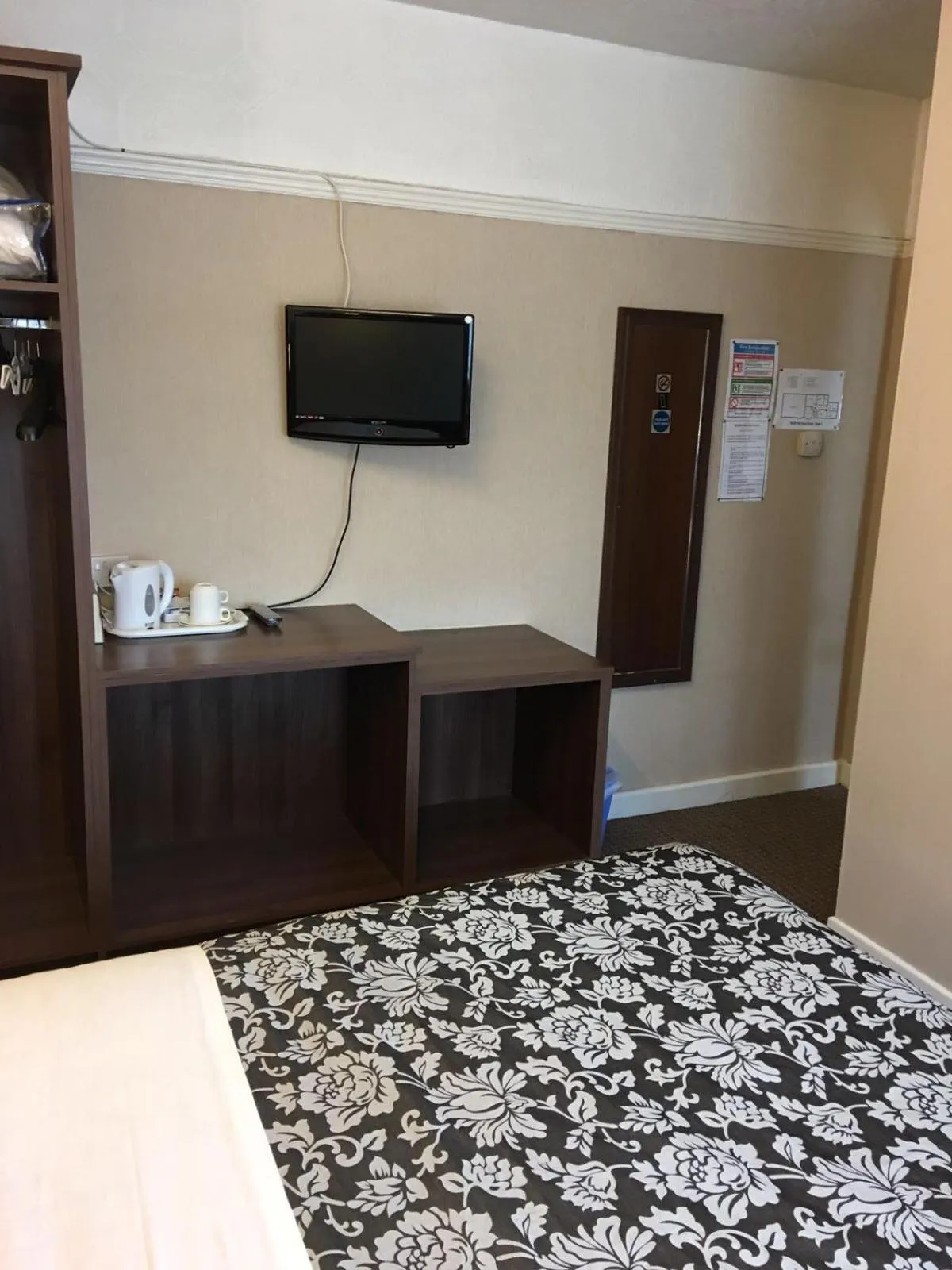 Bed in South Fork Guest House