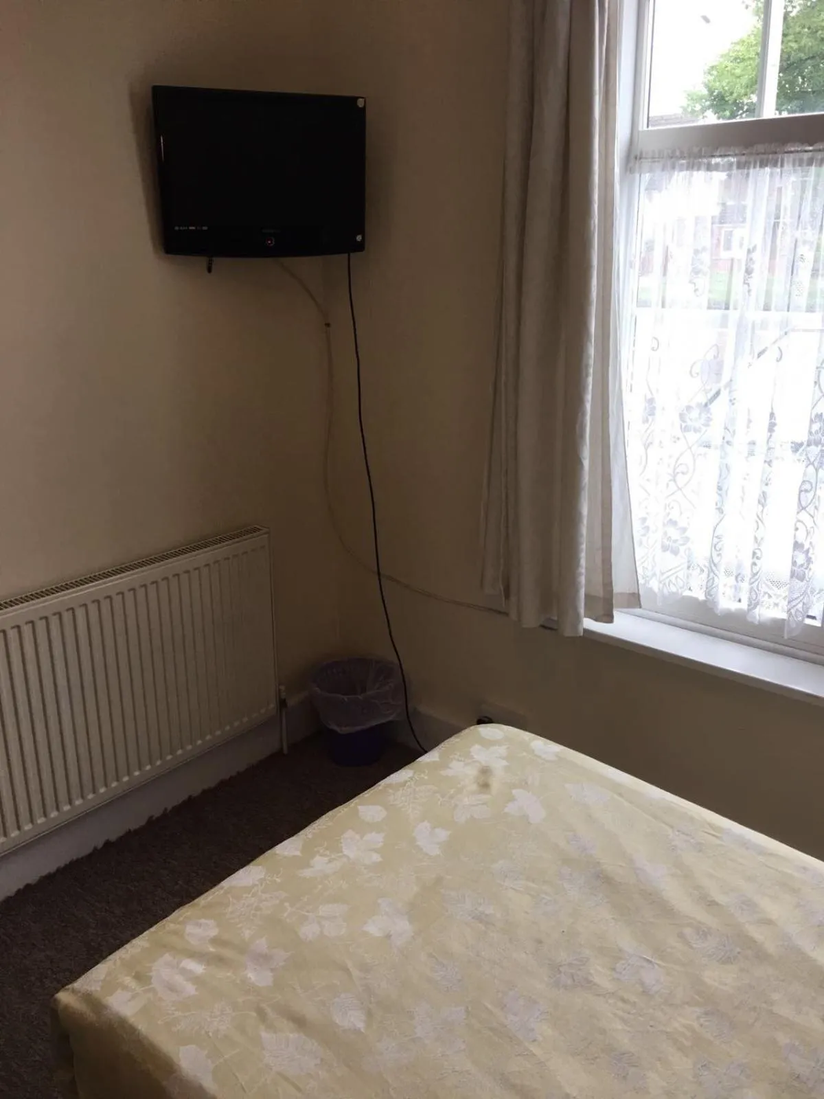 Bed in South Fork Guest House