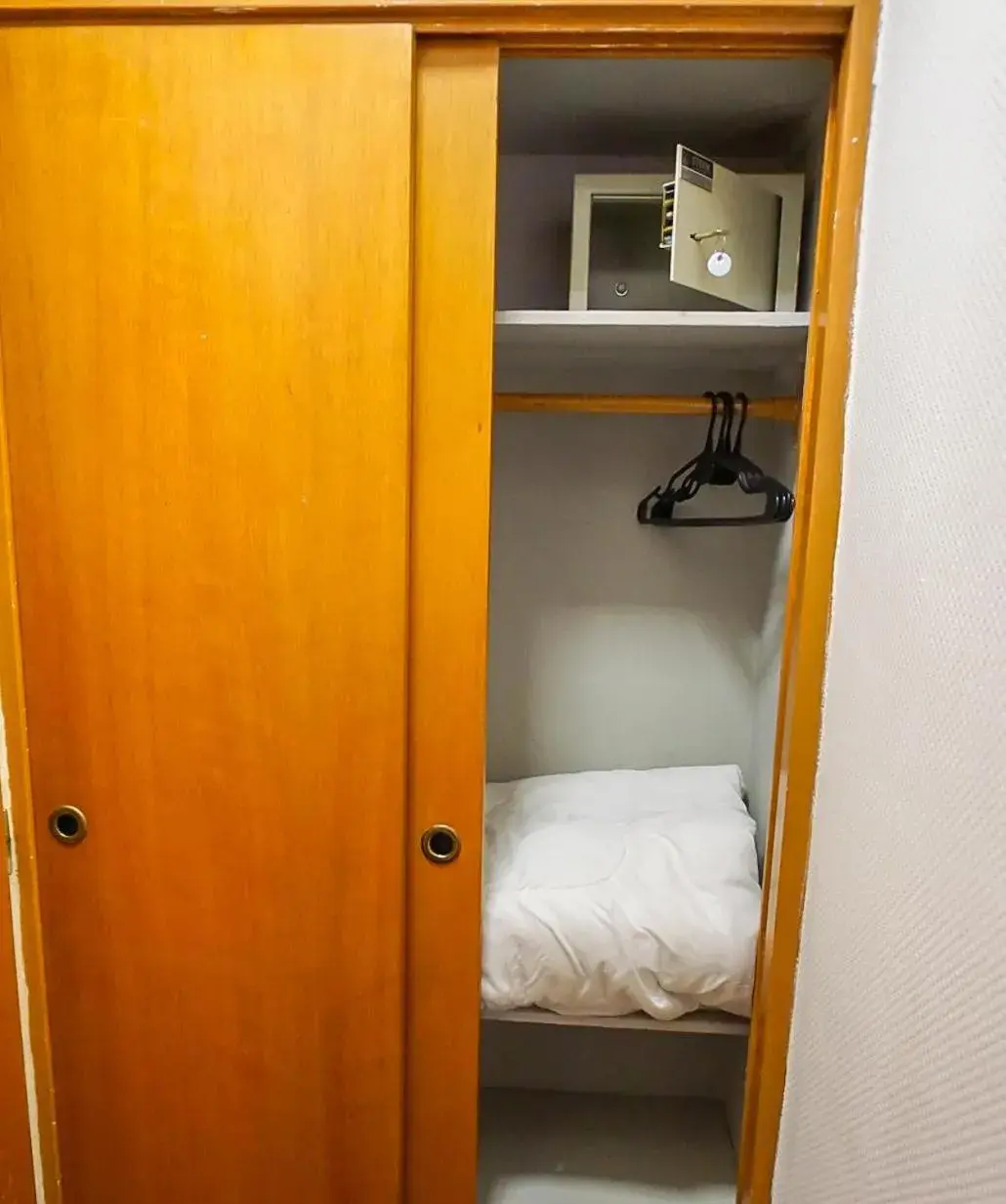 Bedroom, Bed in Apart Hotel Libertador Bedroom, Bed in Apart Hotel Libertador