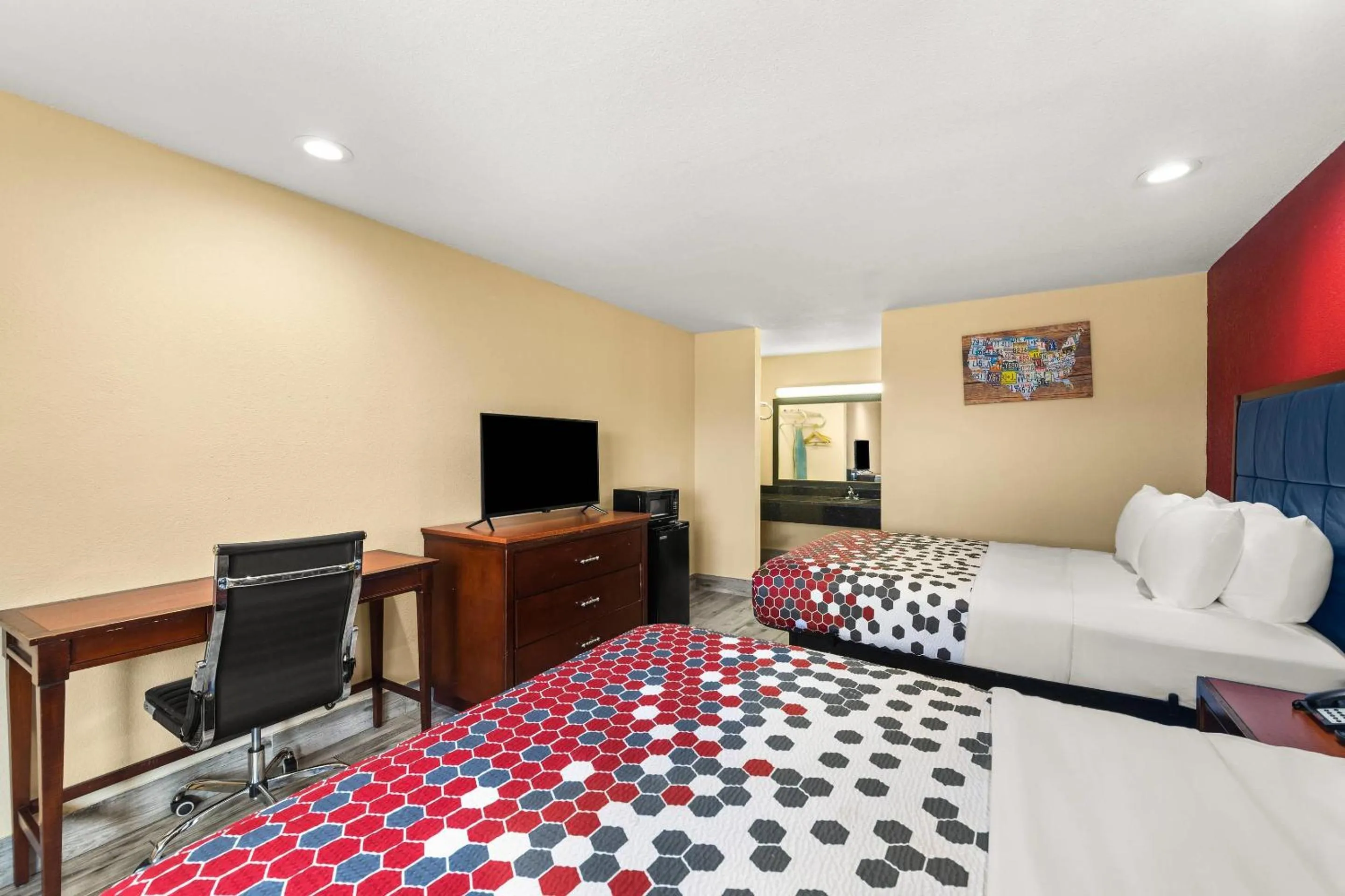 Bedroom, Bed in Econo Lodge Belton