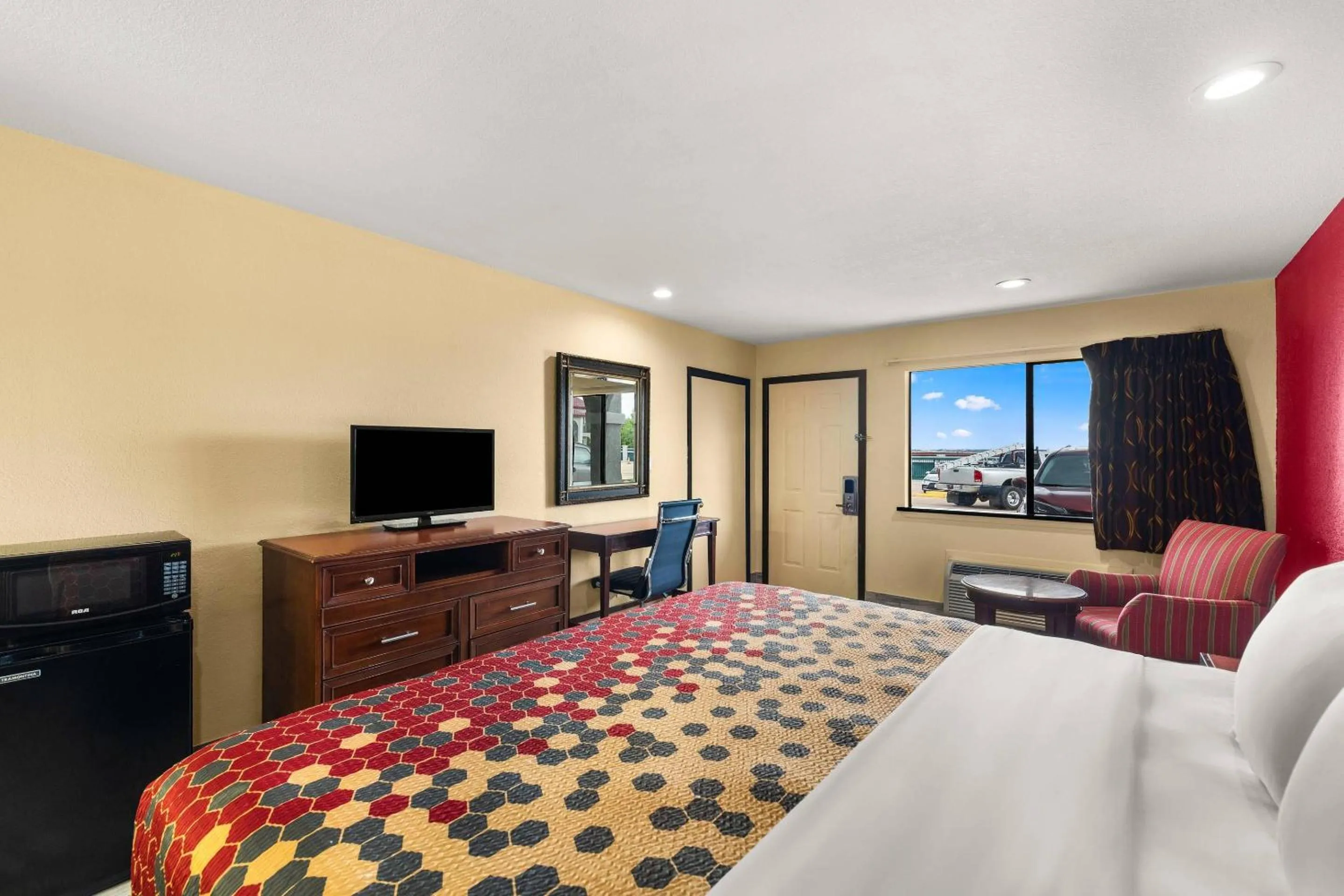 Bedroom, Bed in Econo Lodge Belton