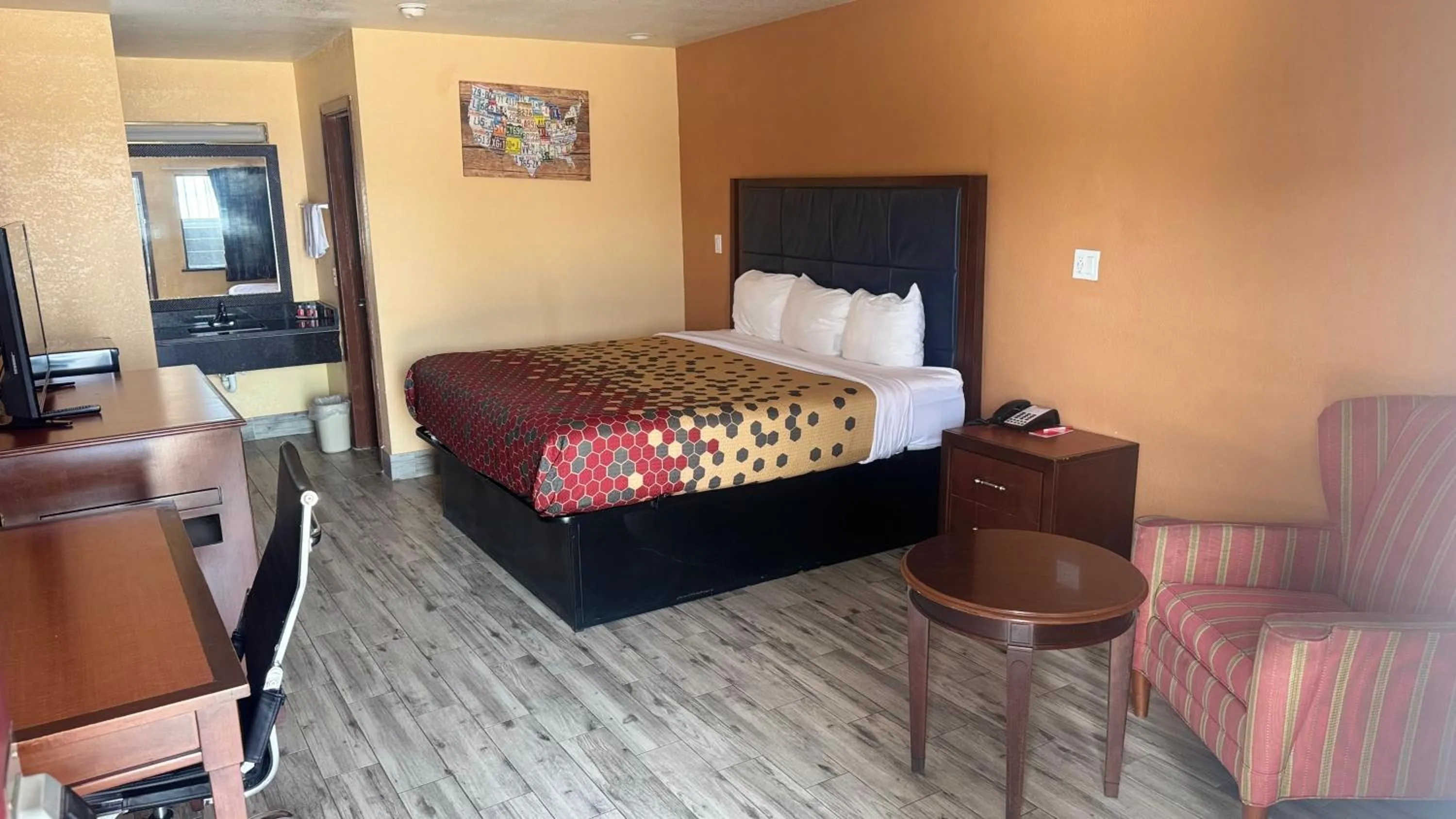 Bed in Econo Lodge Belton