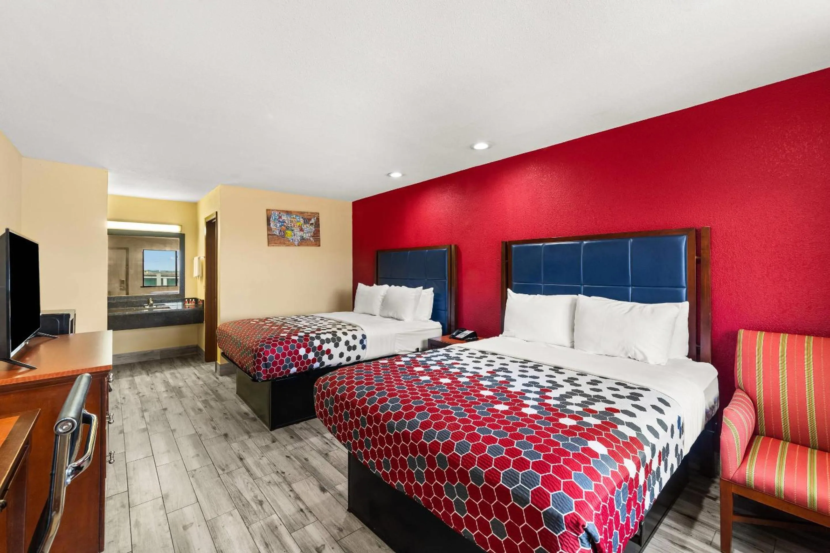 Bedroom, Bed in Econo Lodge Belton