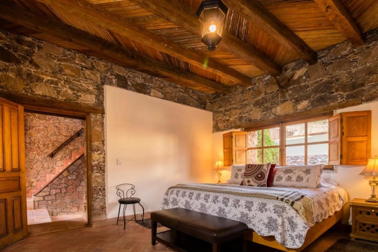 Hotel Amor y Paz