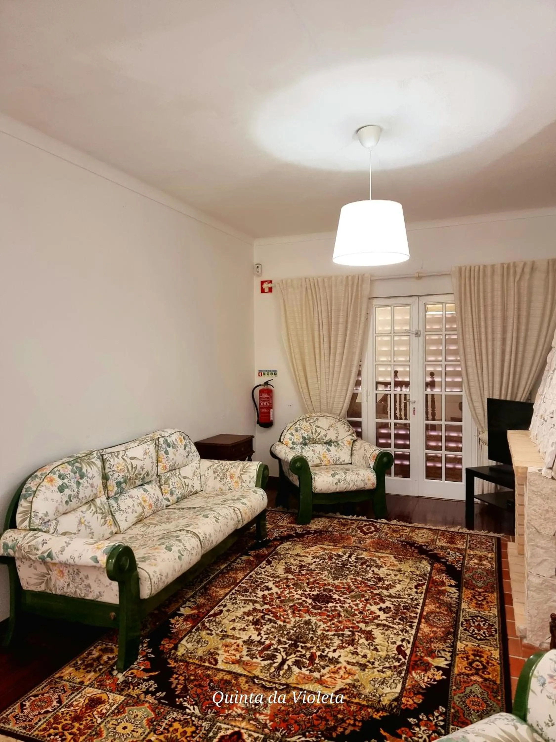 Living room, Bed in Villa Quinta da Violeta