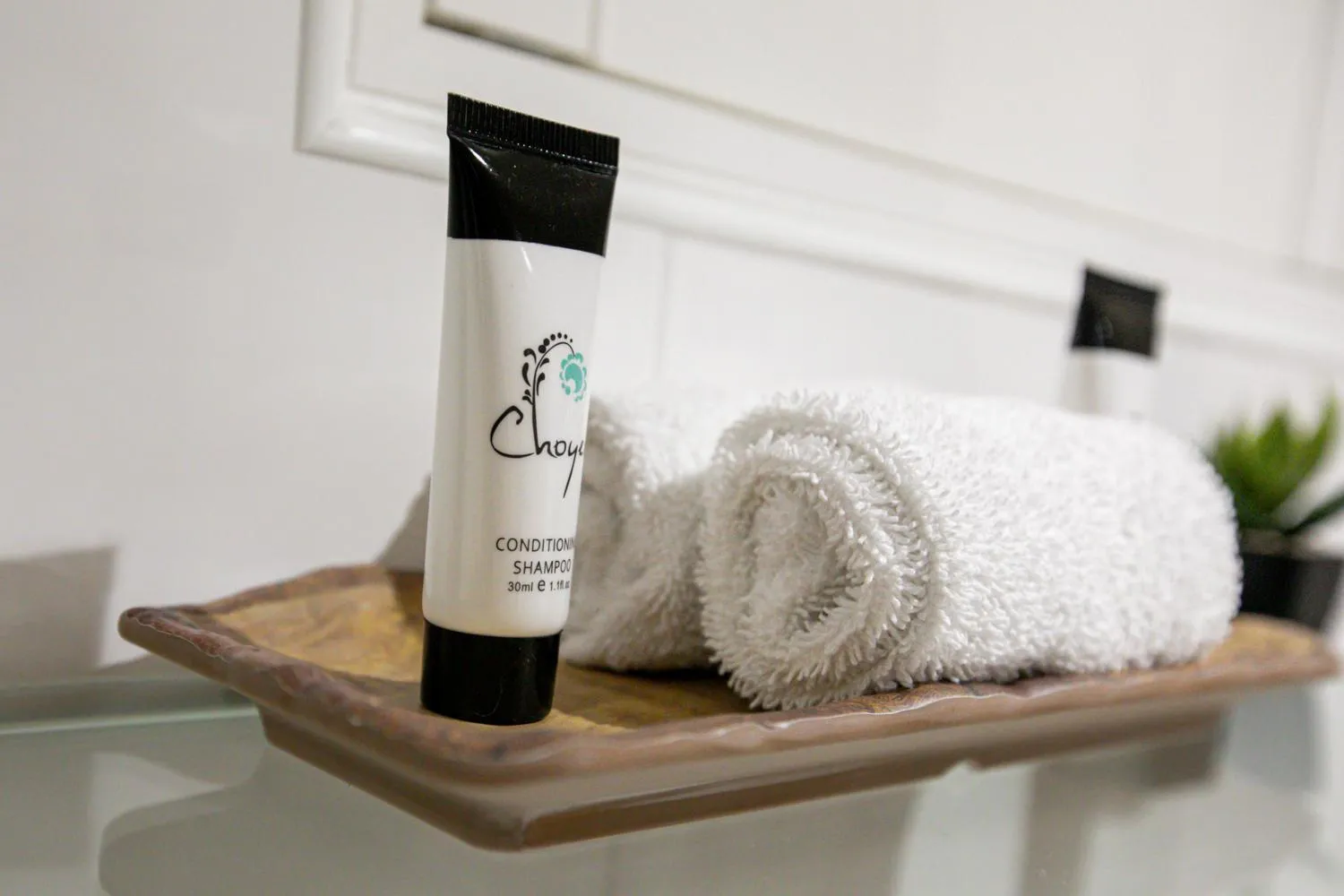 Decorative detail in Sunlit Waters Studio Apartments