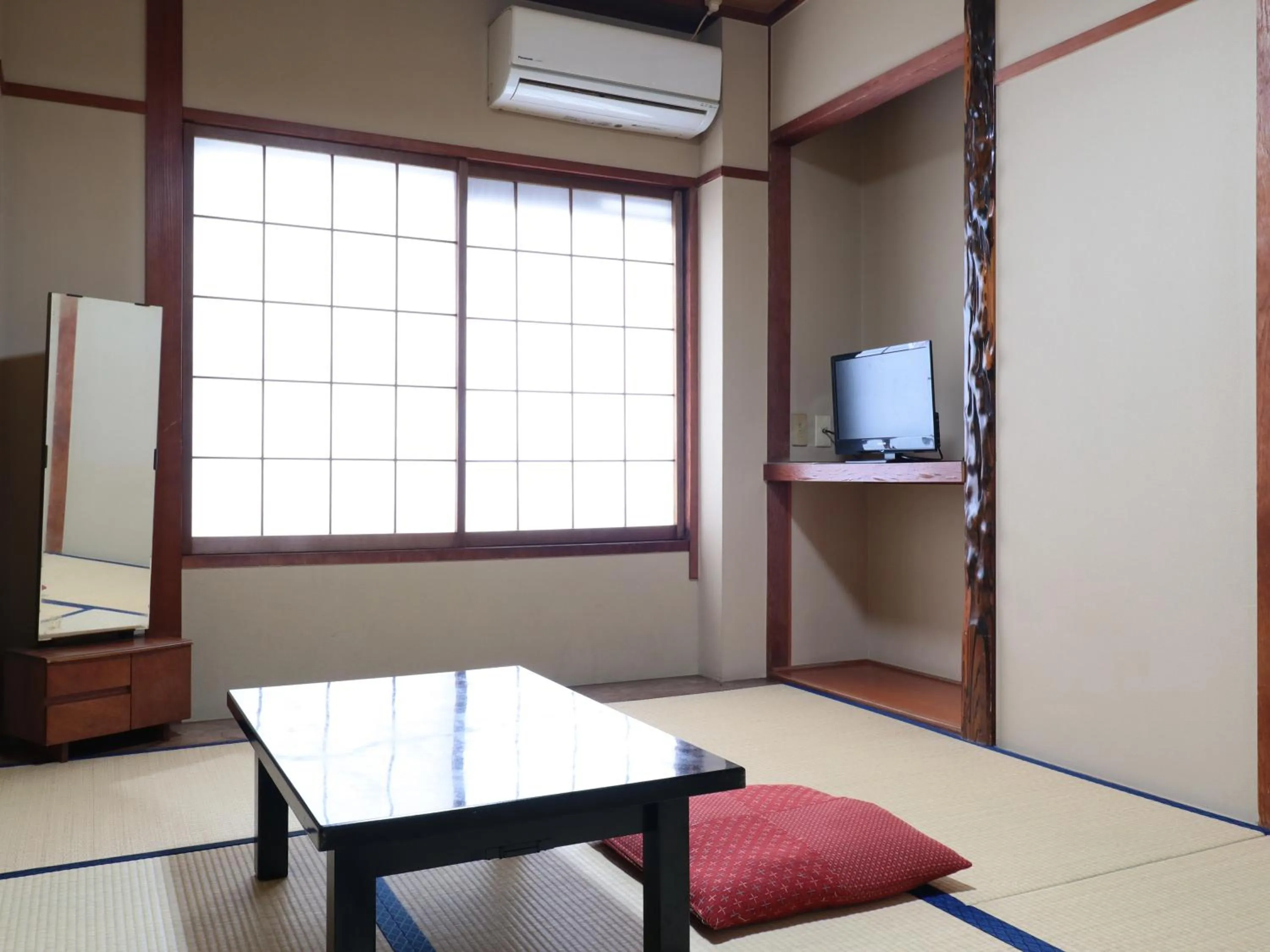 Photo of the whole room in Business Ryokan Iroha