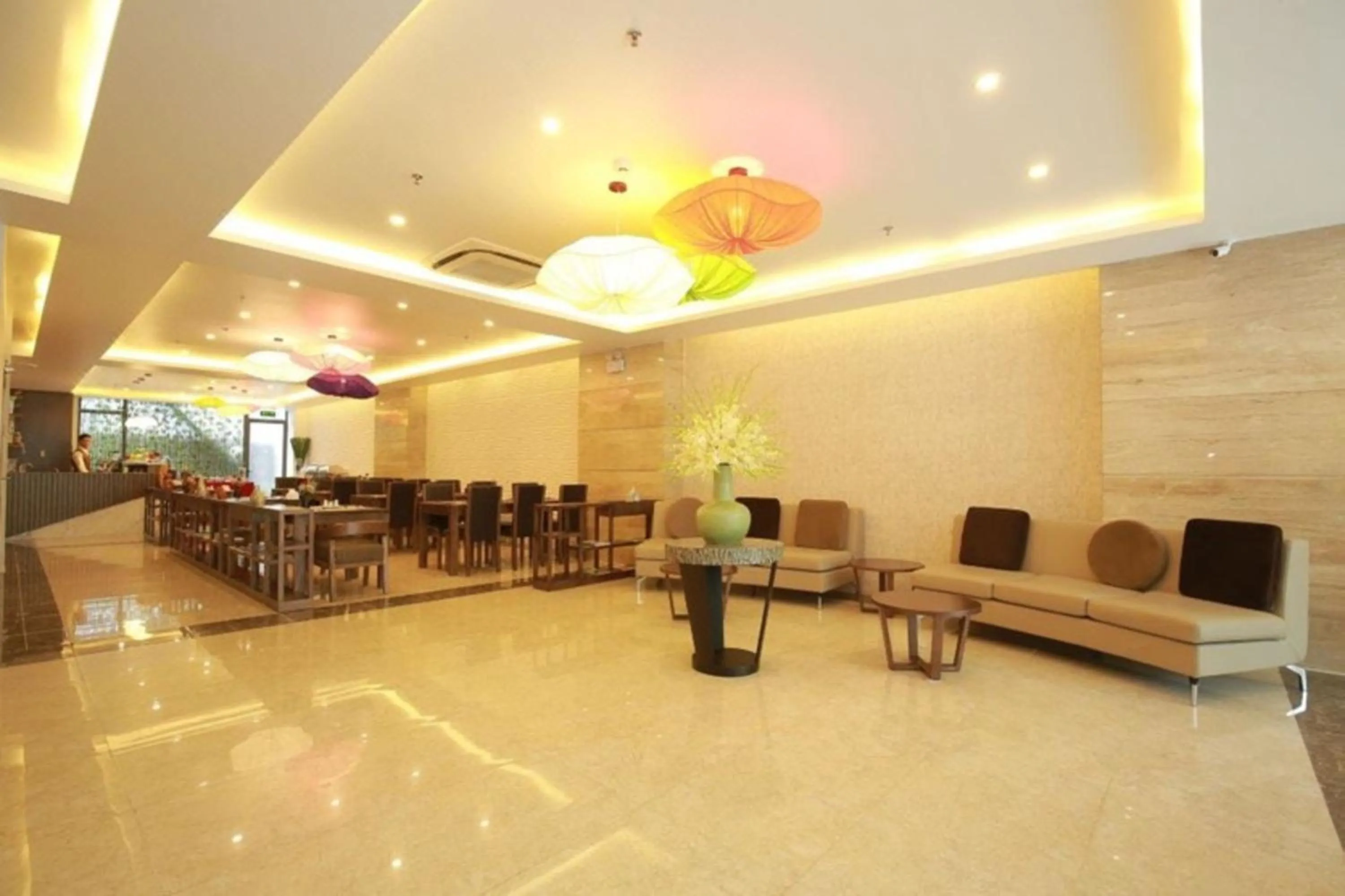 Lobby or reception in Inearth Hotel - 华夏商务酒店