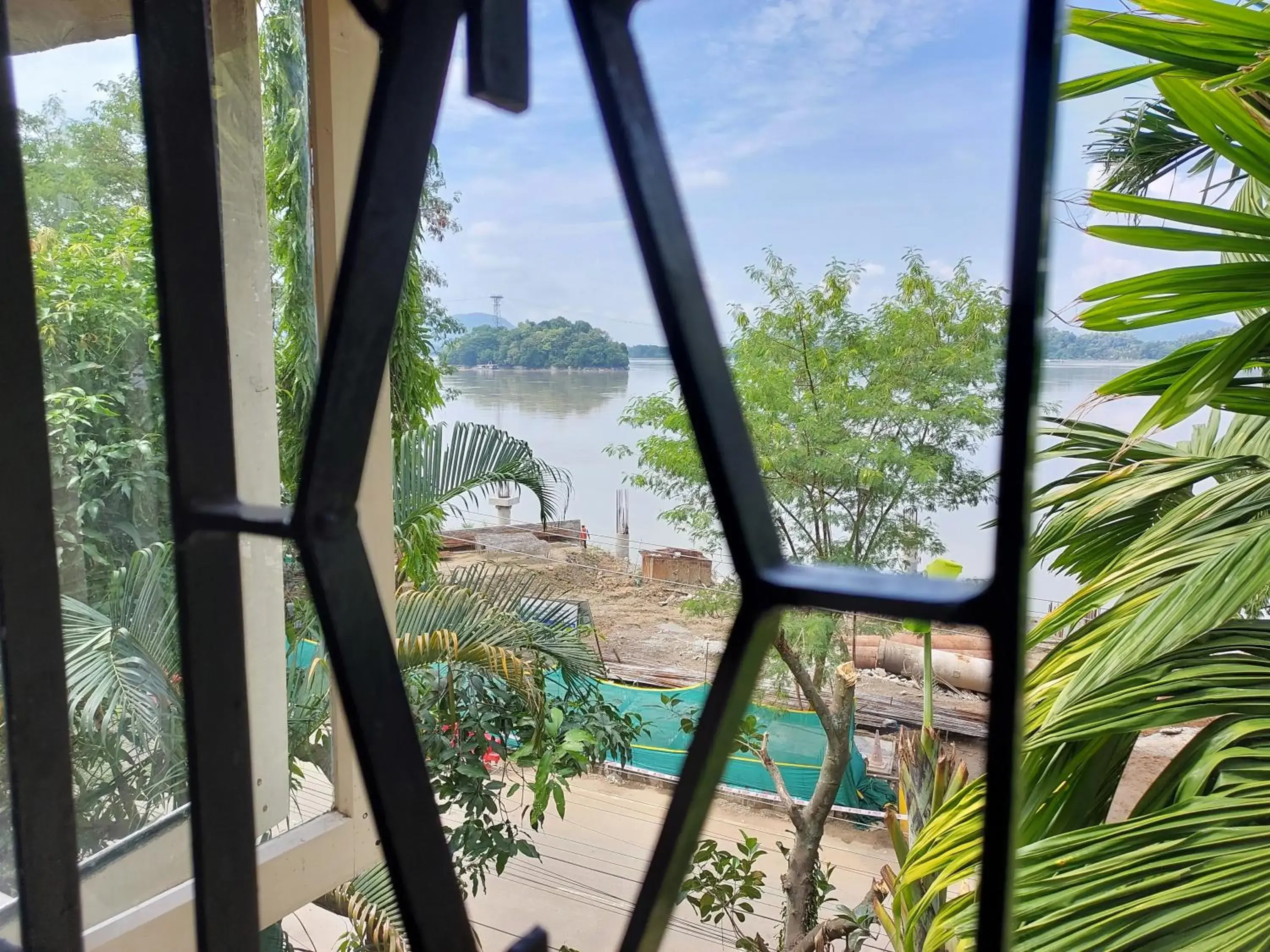 Deluxe Double Room with River View - single occupancy in Riverview Guest House Deluxe Double Room with River View - single occupancy in Riverview Guest House