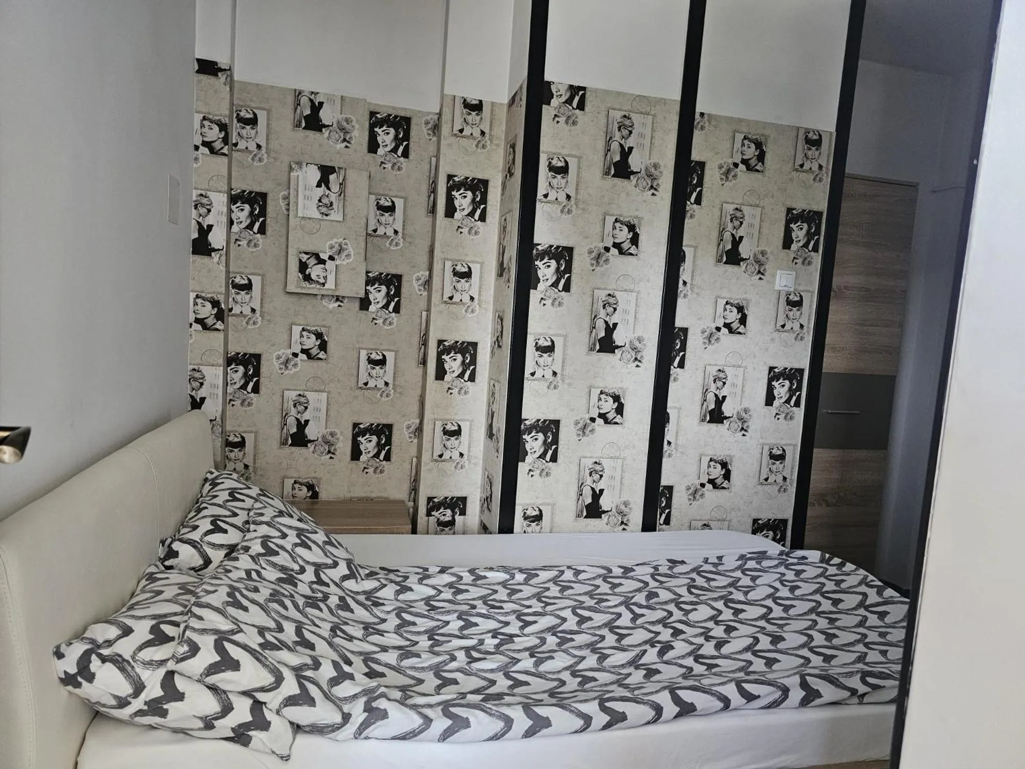 Bed in Central Class Bucharest