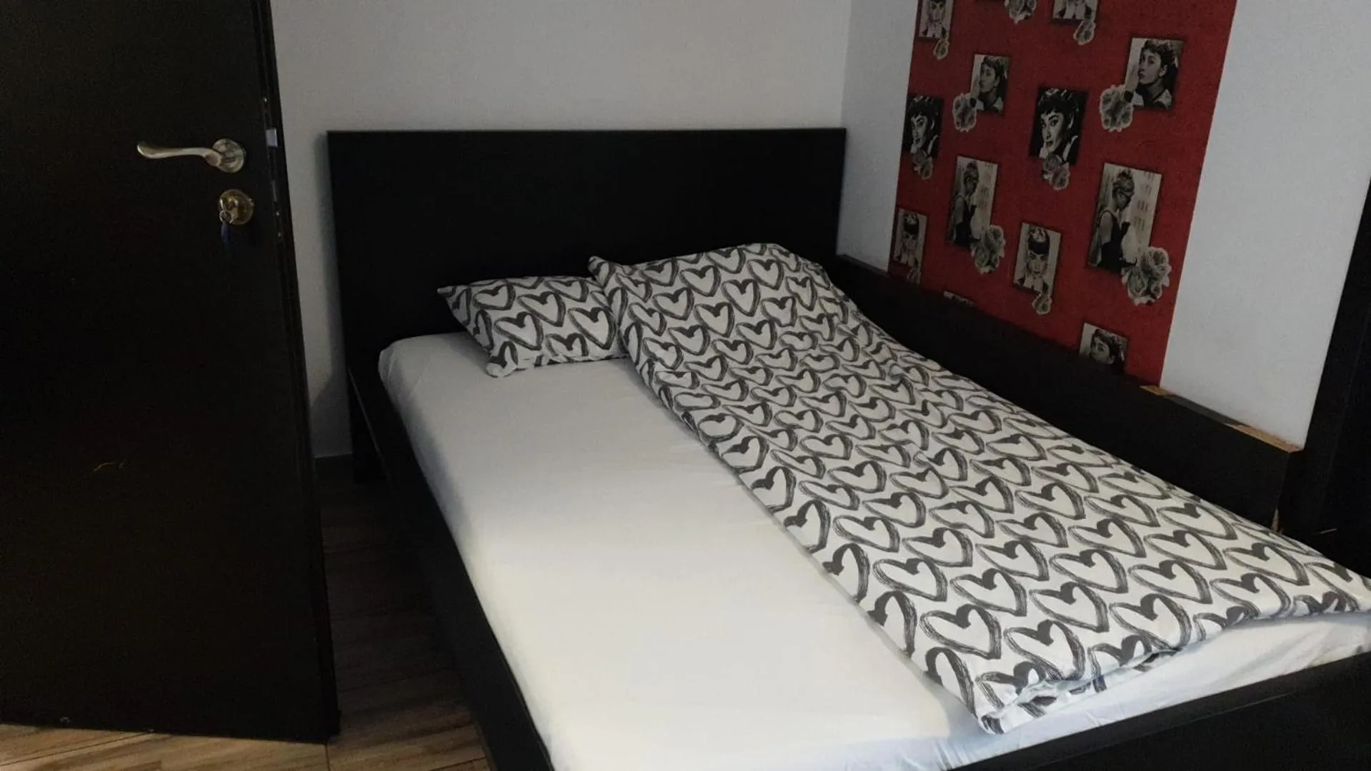 Bed in Central Class Bucharest