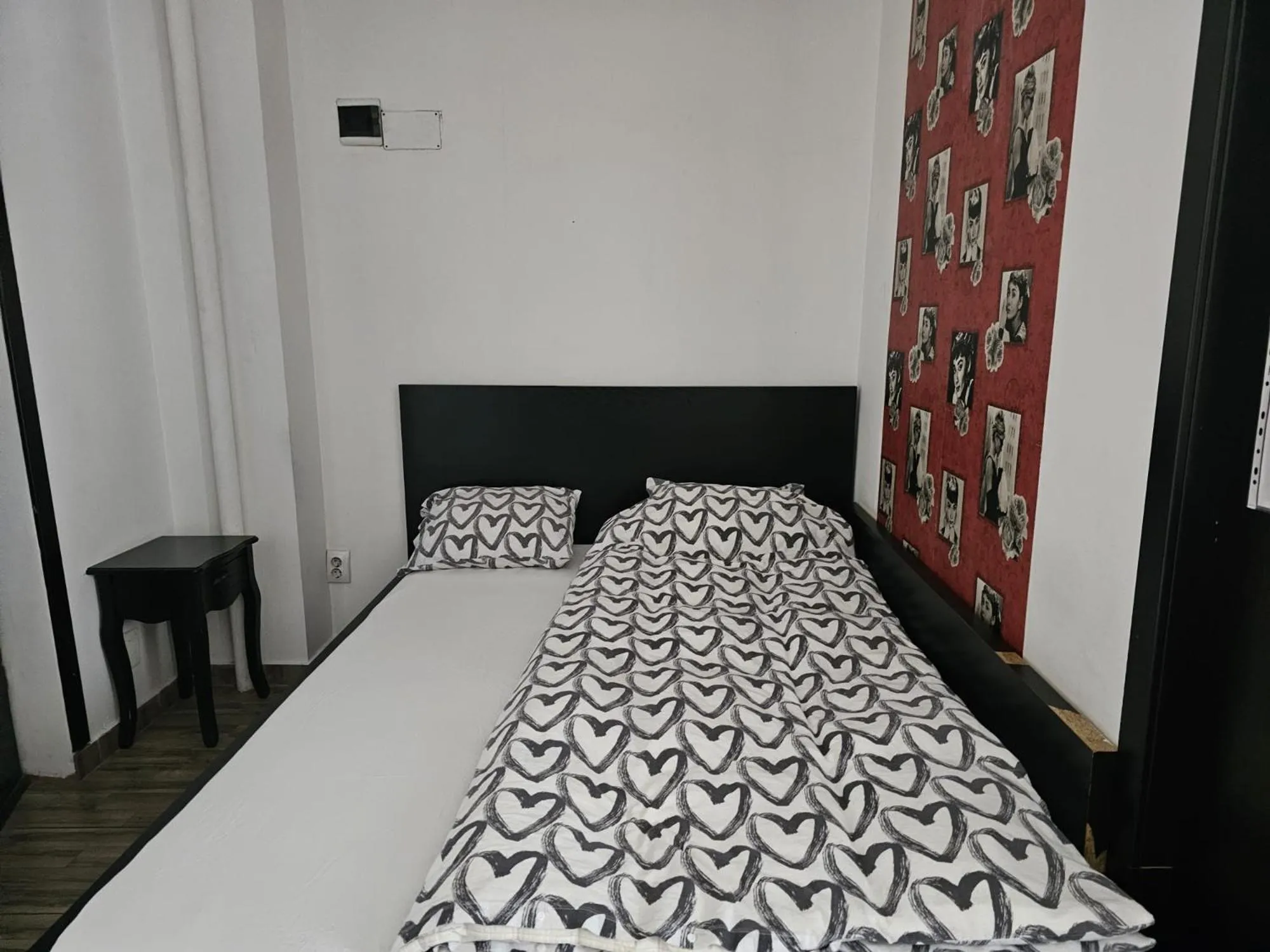 Bed in Central Class Bucharest