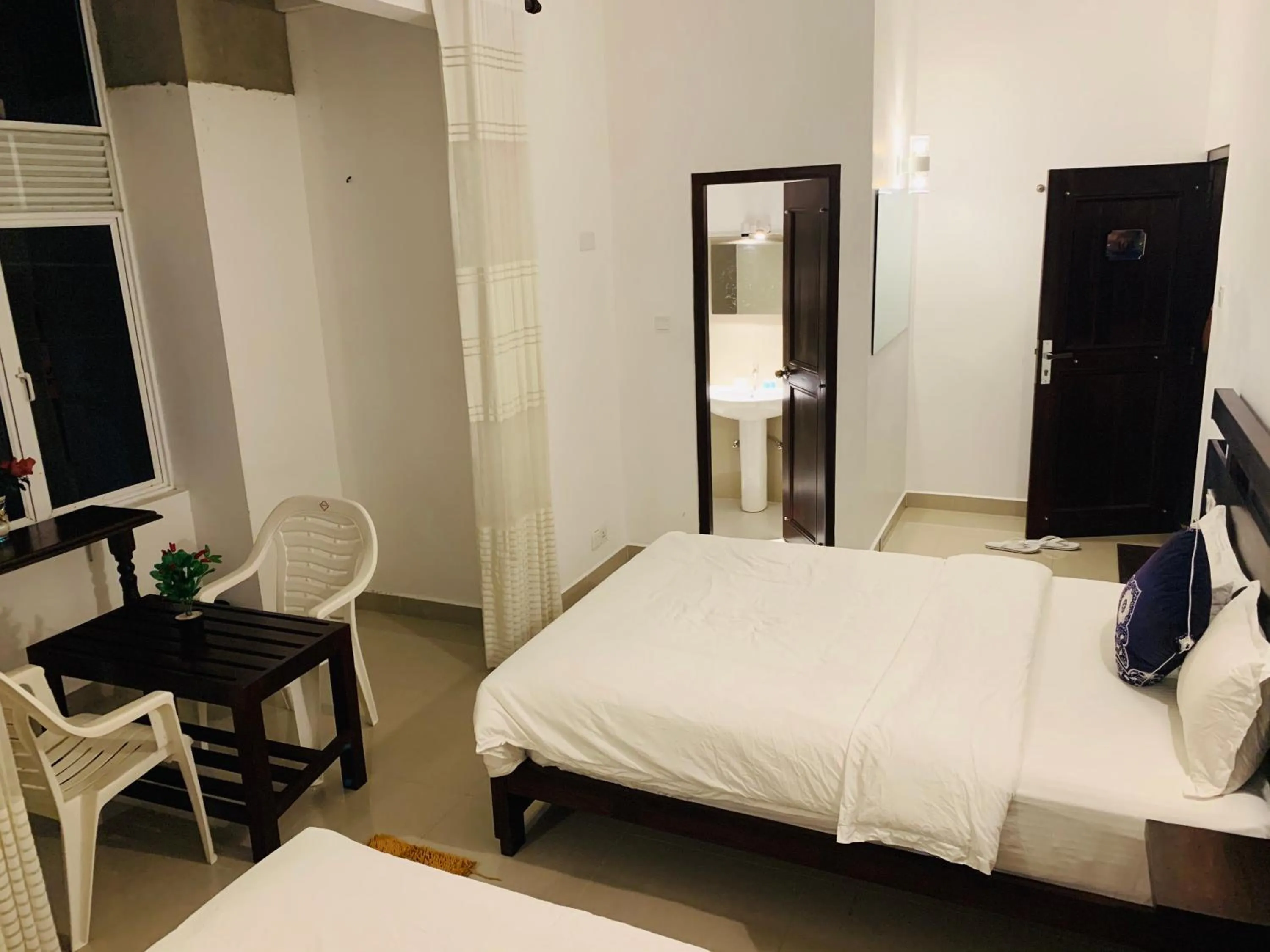 Staff, Bed in Lavenro Hotel & Resort