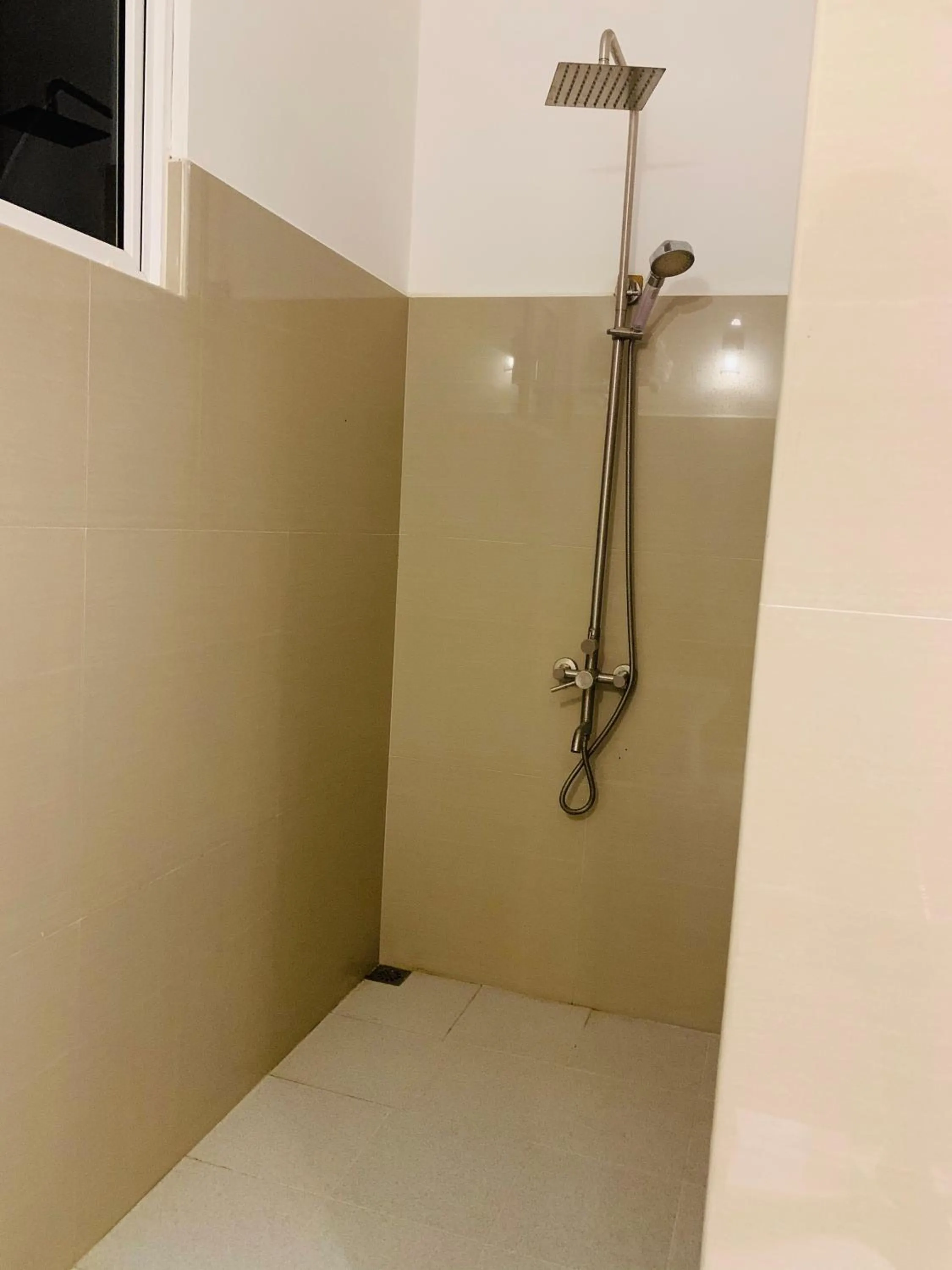 Shower in Lavenro Hotel & Resort