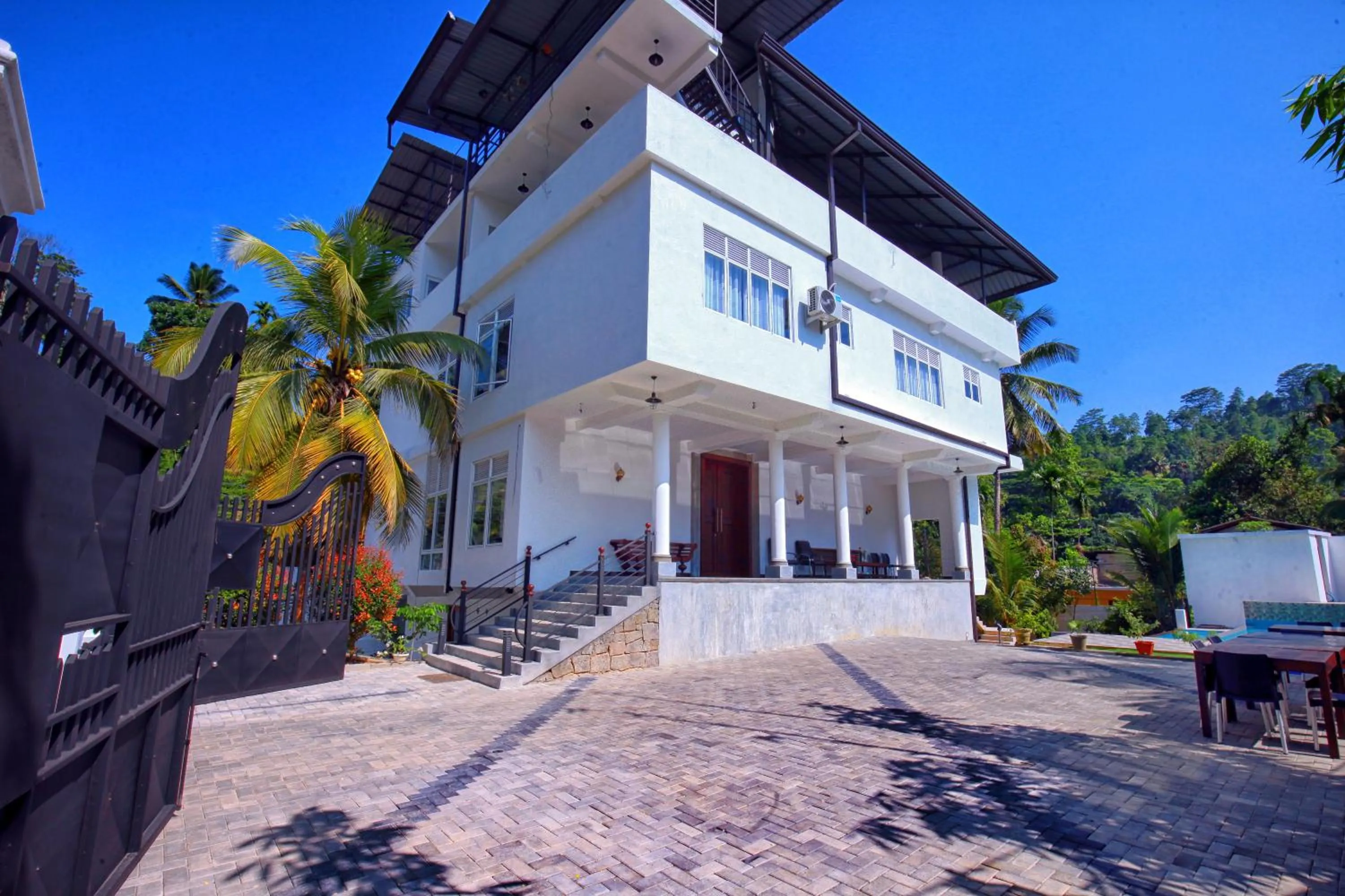 Facade/entrance in Lavenro Hotel & Resort