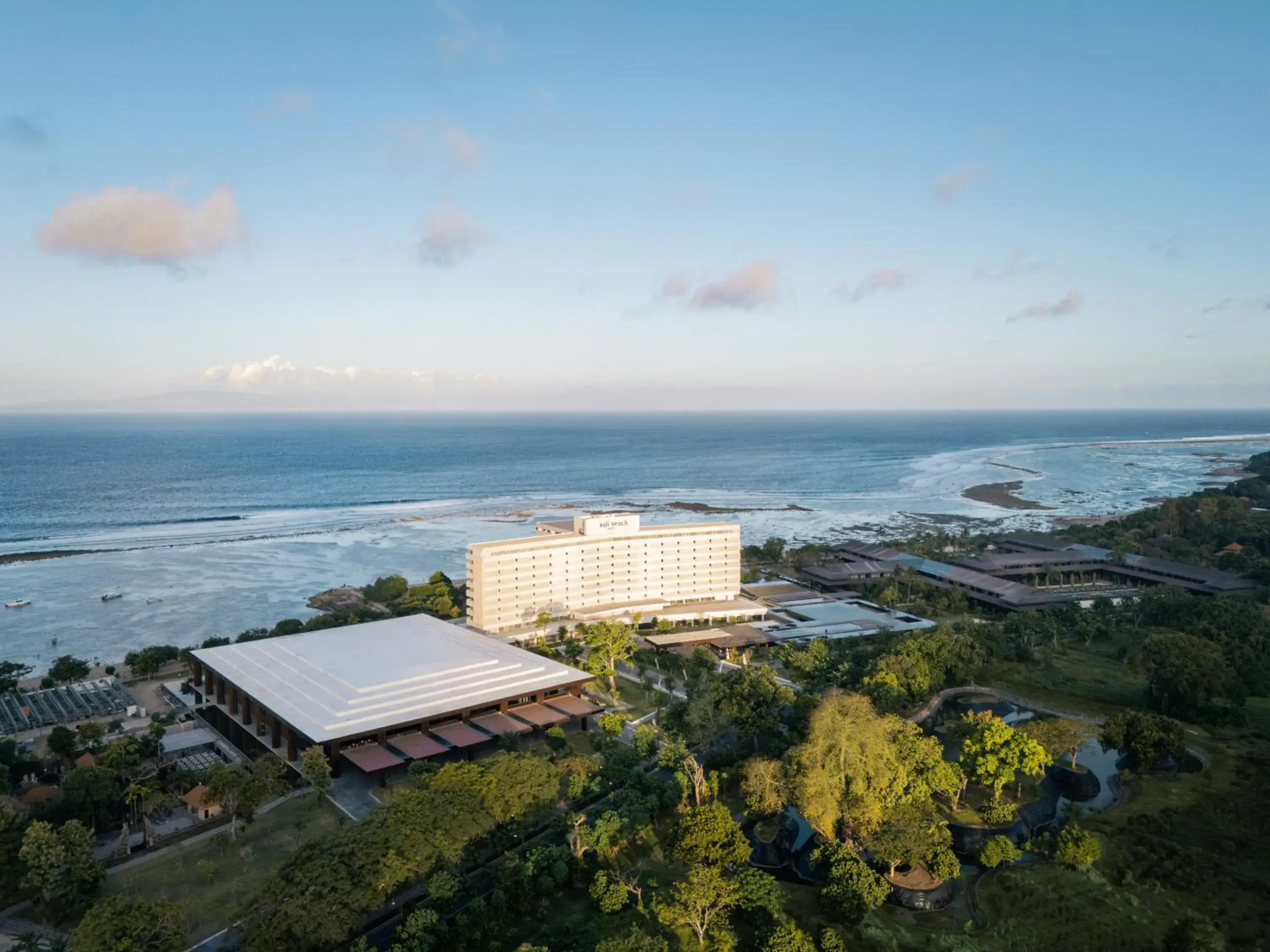 Property building in Bali Beach Hotel Property building in Bali Beach Hotel