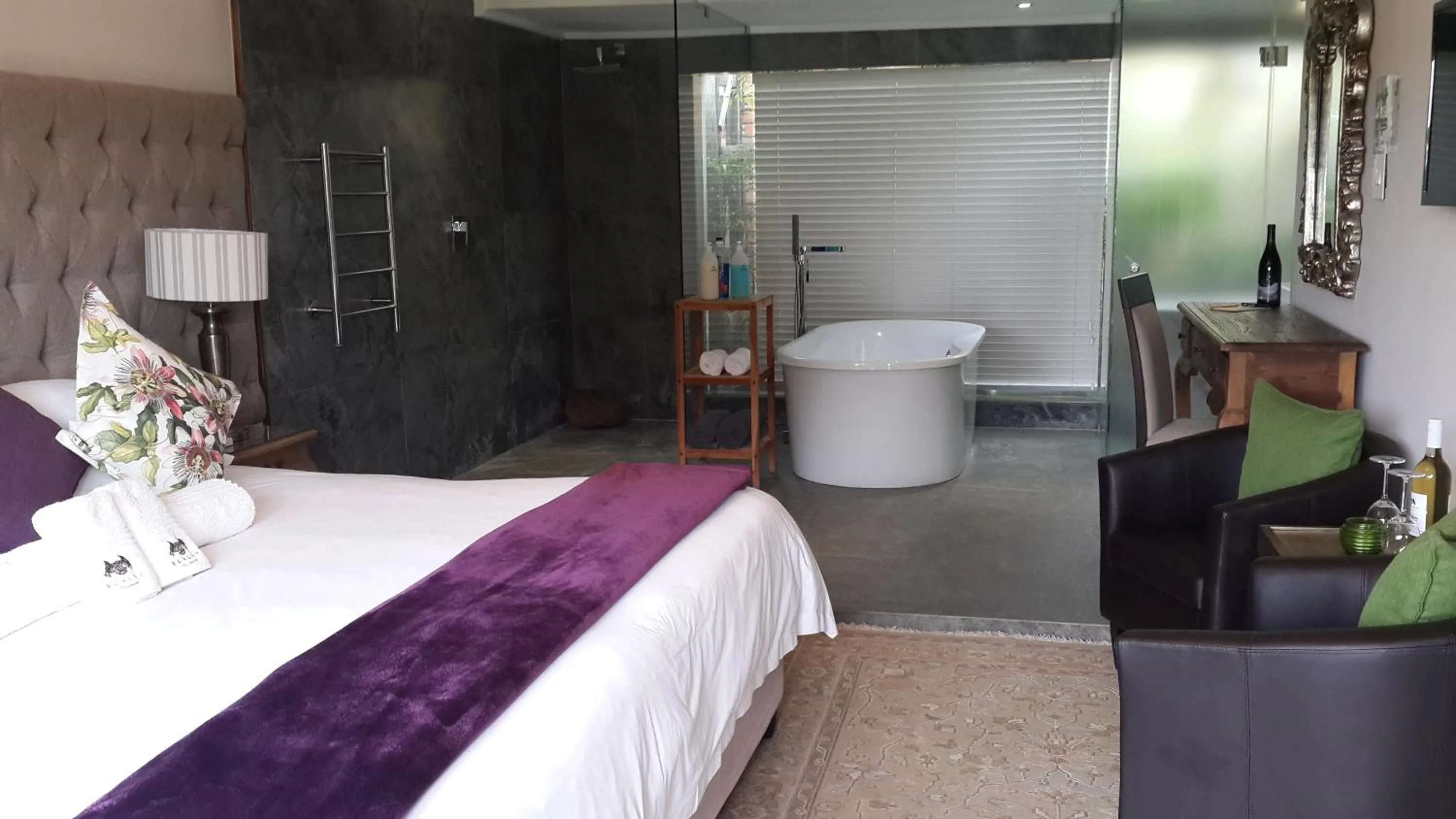 Bathroom, Bed in Slaley Country House