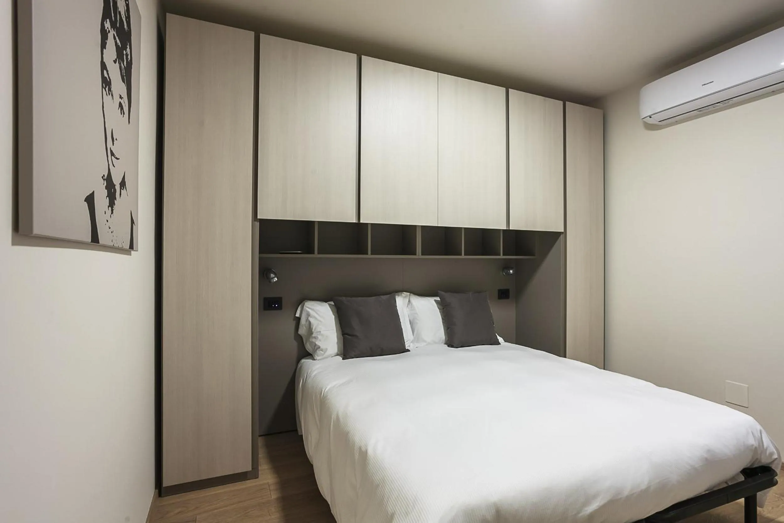 wardrobe, Bed in Residence Rizzoli-Suites Apartments