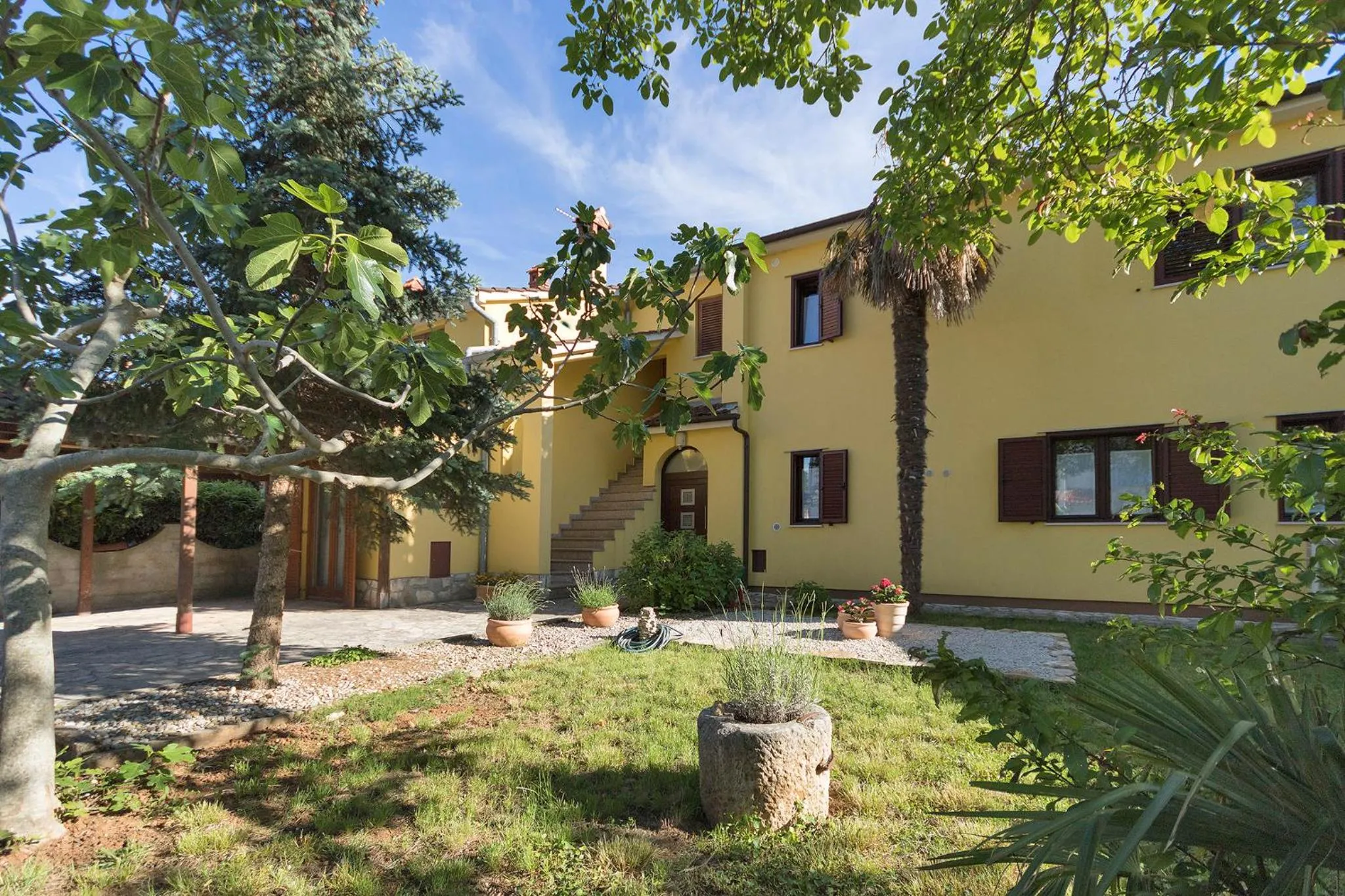 Property building in Apartment Rio - Valbandon, Fazana