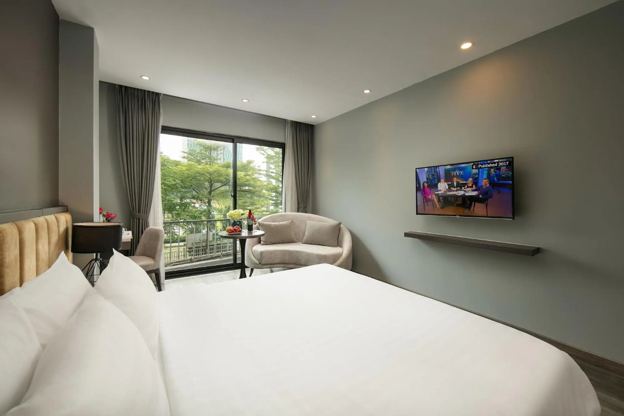 Bed in Hanoi Ping Luxury Hotel