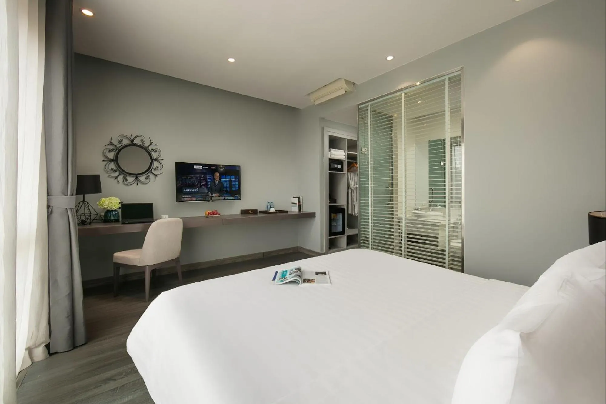 Bed in Hanoi Ping Luxury Hotel