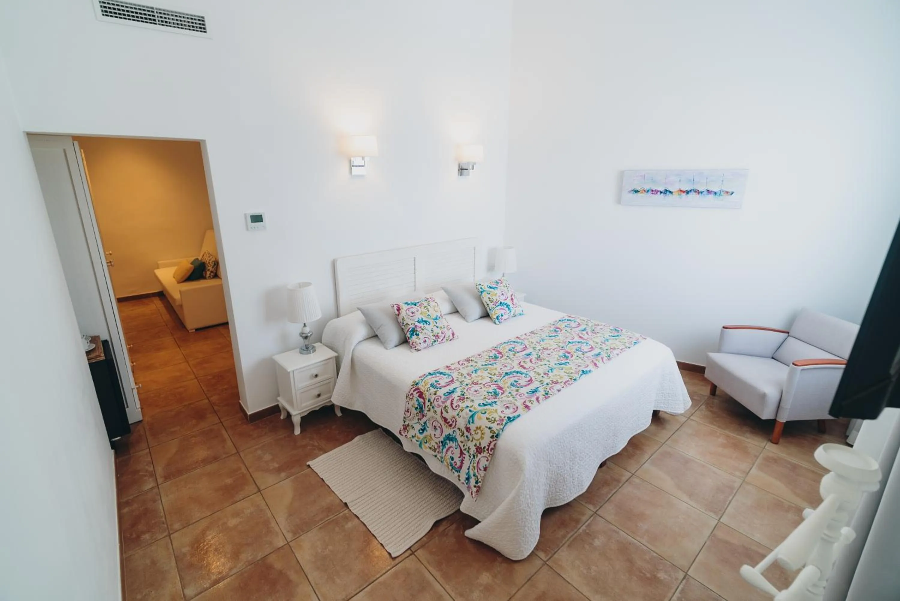 Photo of the whole room, Bed in Can Serrete