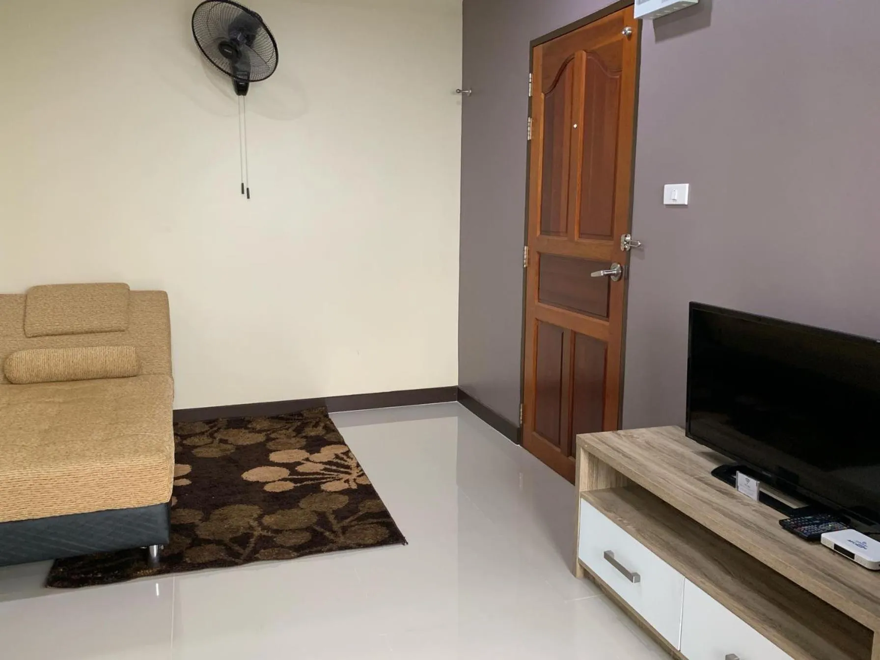 TV and multimedia in Isayarada Apartment