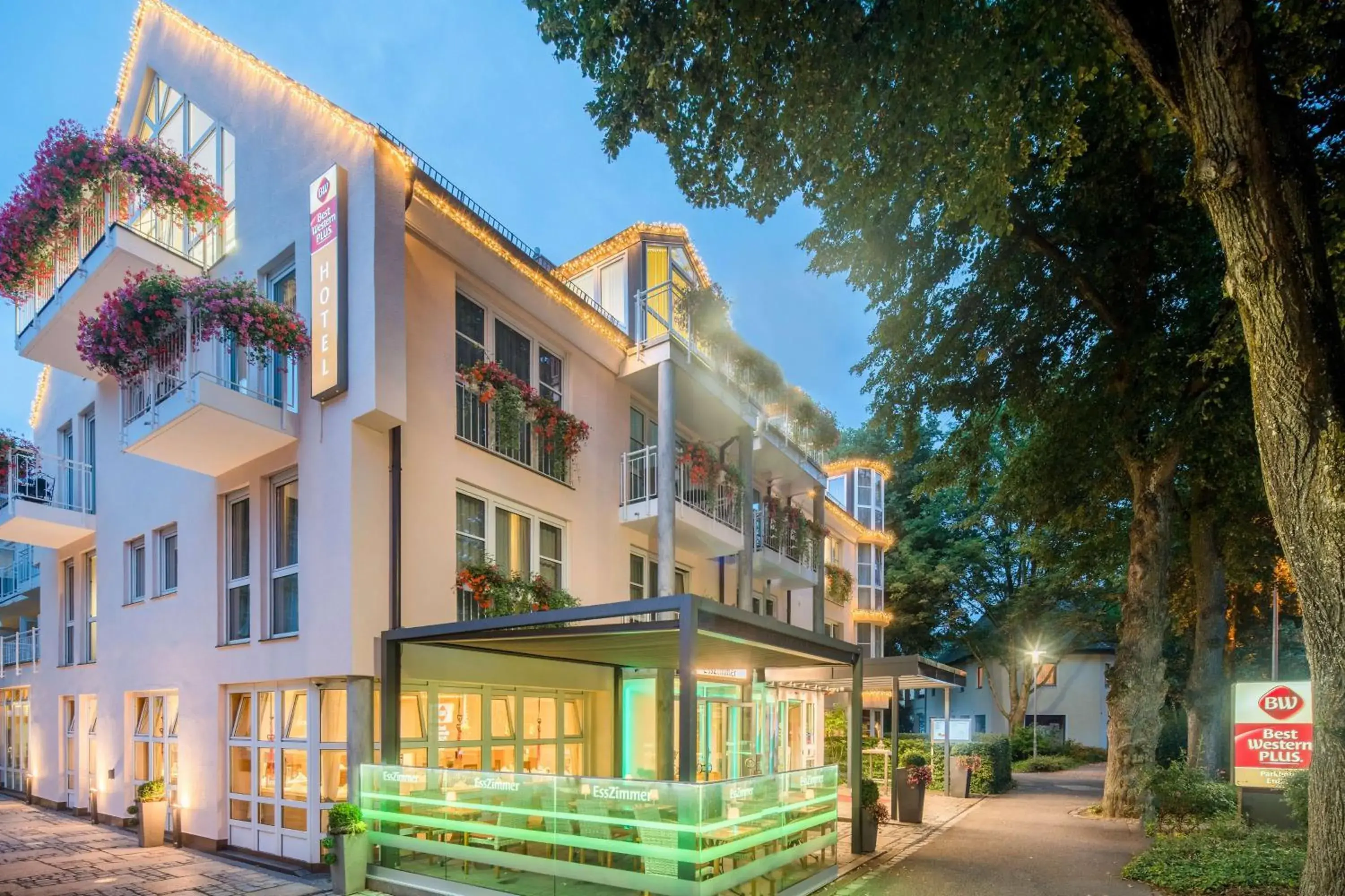 Property building in Best Western Plus Parkhotel Erding Property building in Best Western Plus Parkhotel Erding