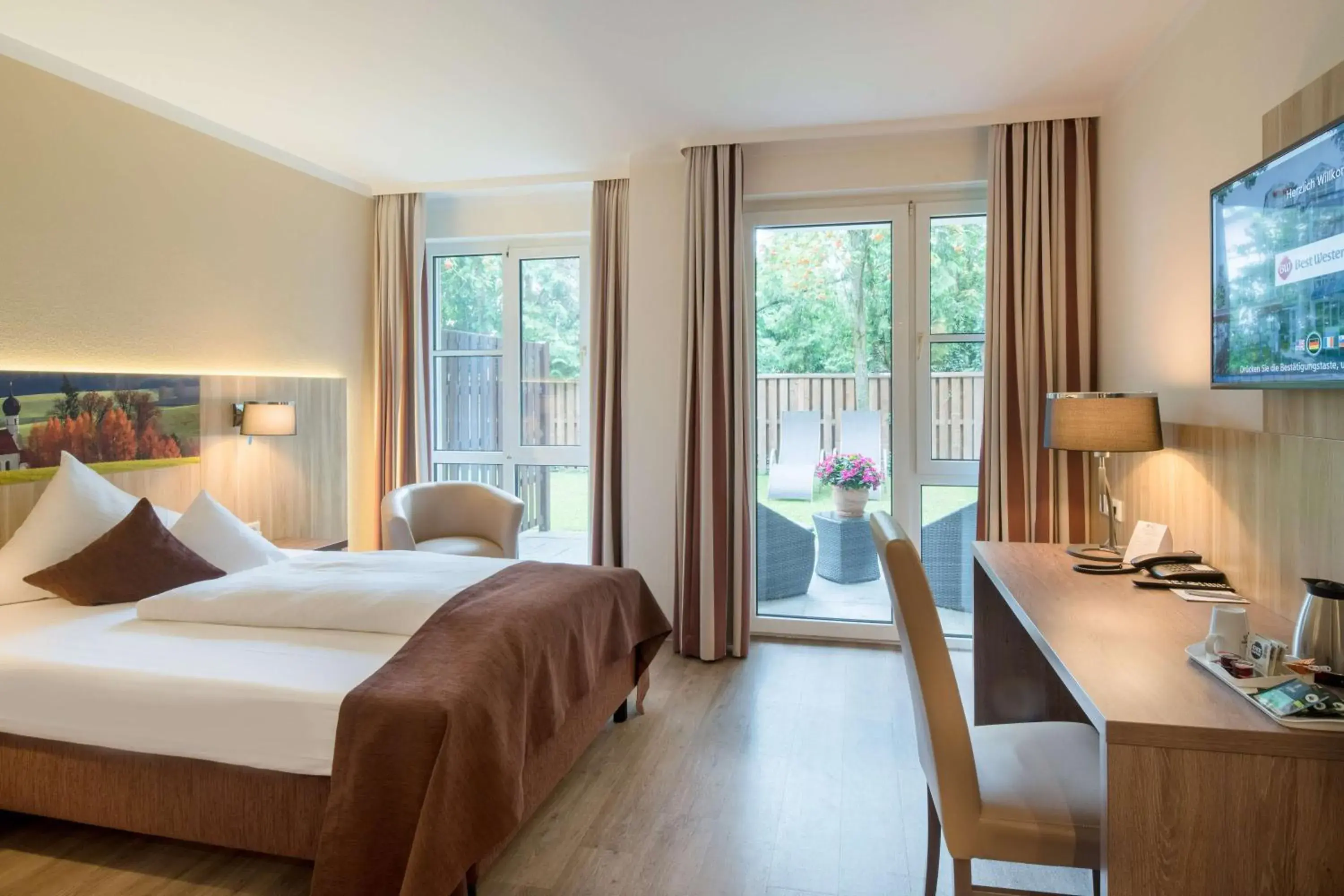 Bedroom, Bed in Best Western Plus Parkhotel Erding Bedroom, Bed in Best Western Plus Parkhotel Erding