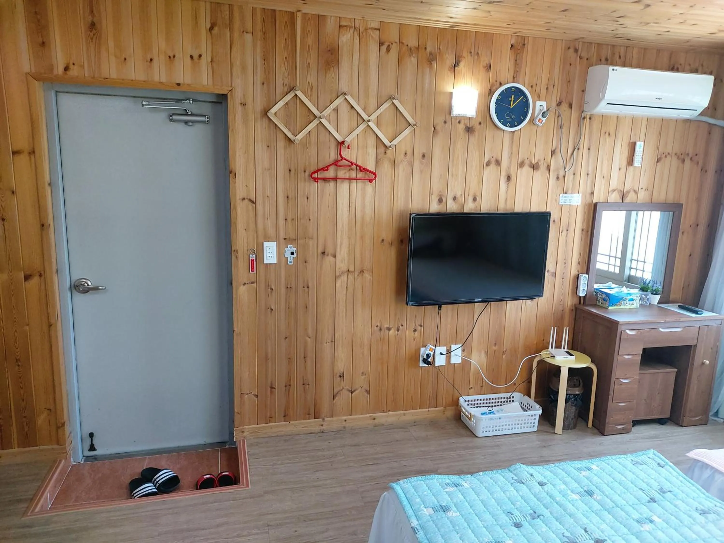 Bed in Feeling Good House